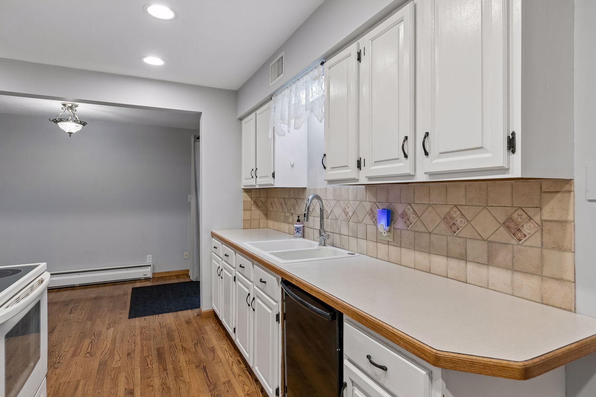 View of Residential at 20635 Hughes Avenue, Lakeville MN 55044, Lakeville (12 of 34) - Mike Wilen | Minnesota Team Real Estate