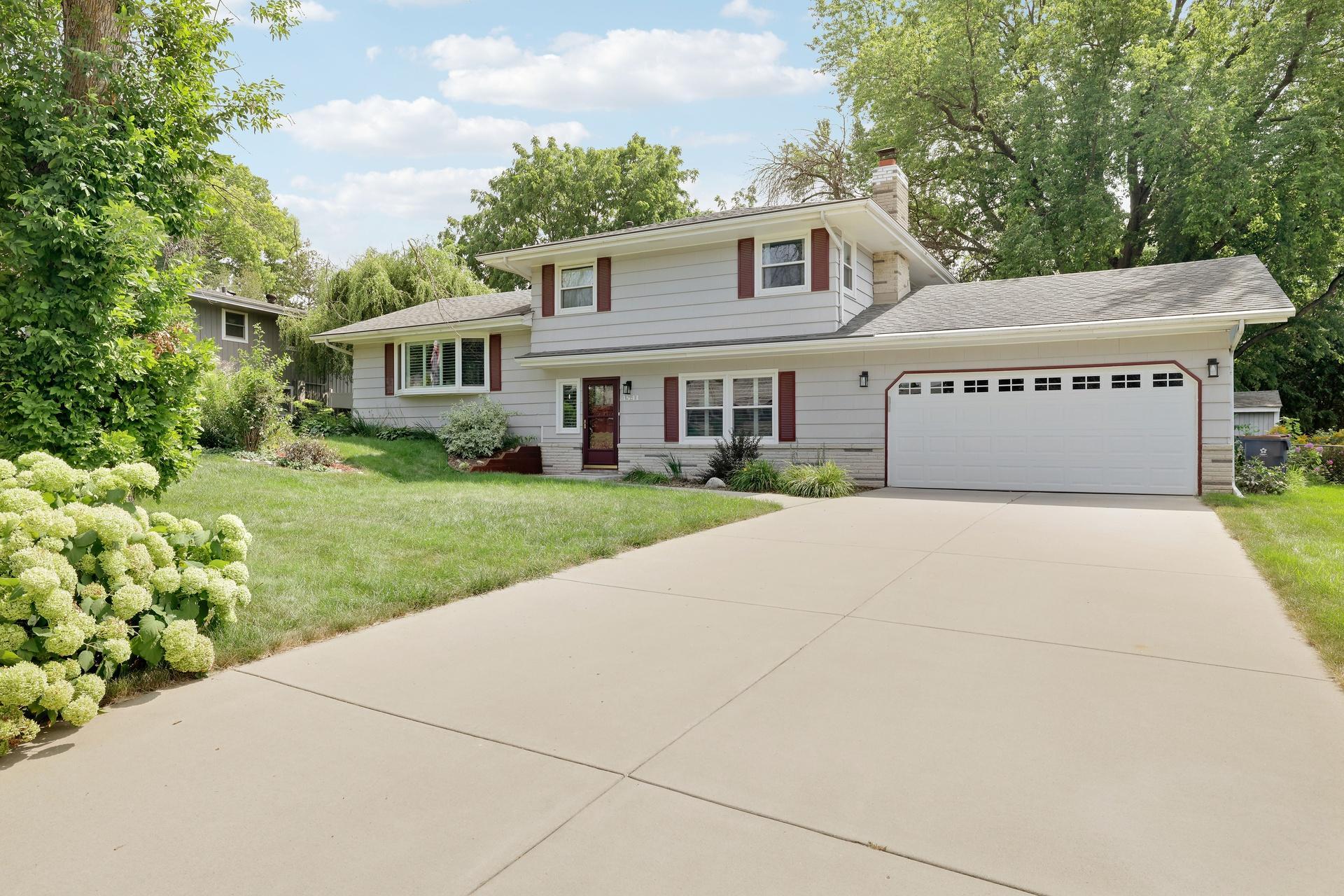 View of Residential at 4541 Heritage Hills Circle, Bloomington MN 55437, Bloomington - Mike Wilen | Minnesota Team Real Estate