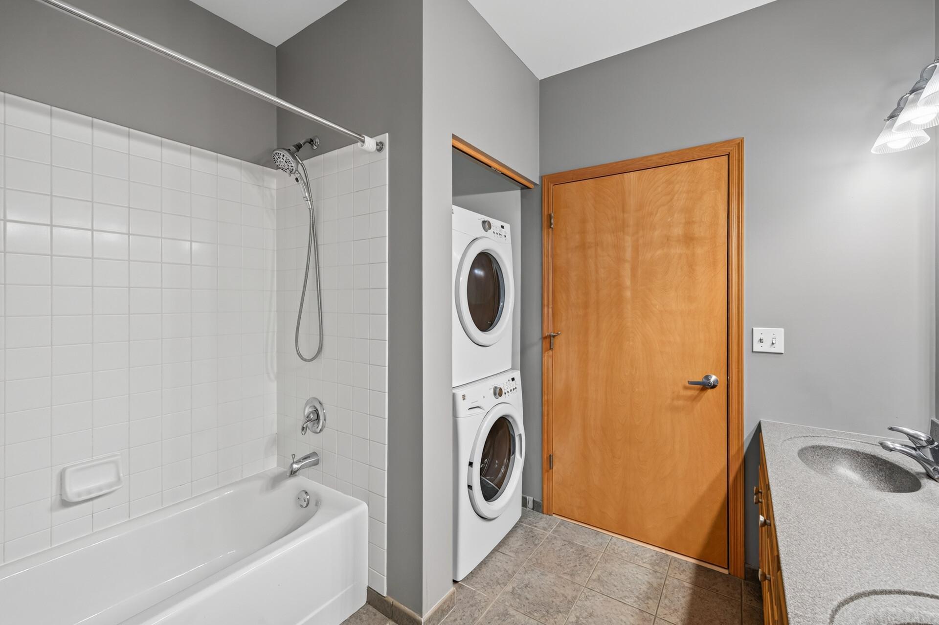 View of Residential at 2565 Franklin Avenue #102, Saint Paul MN 55114, Saint Paul (24 of 34) - Mike Wilen | Minnesota Team Real Estate