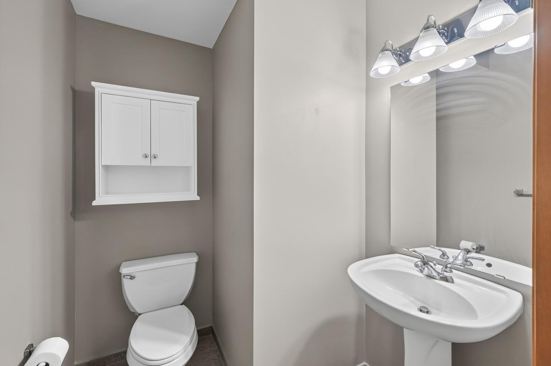 View of Residential at 2565 Franklin Avenue #102, Saint Paul MN 55114, Saint Paul (28 of 34) - Mike Wilen | Minnesota Team Real Estate