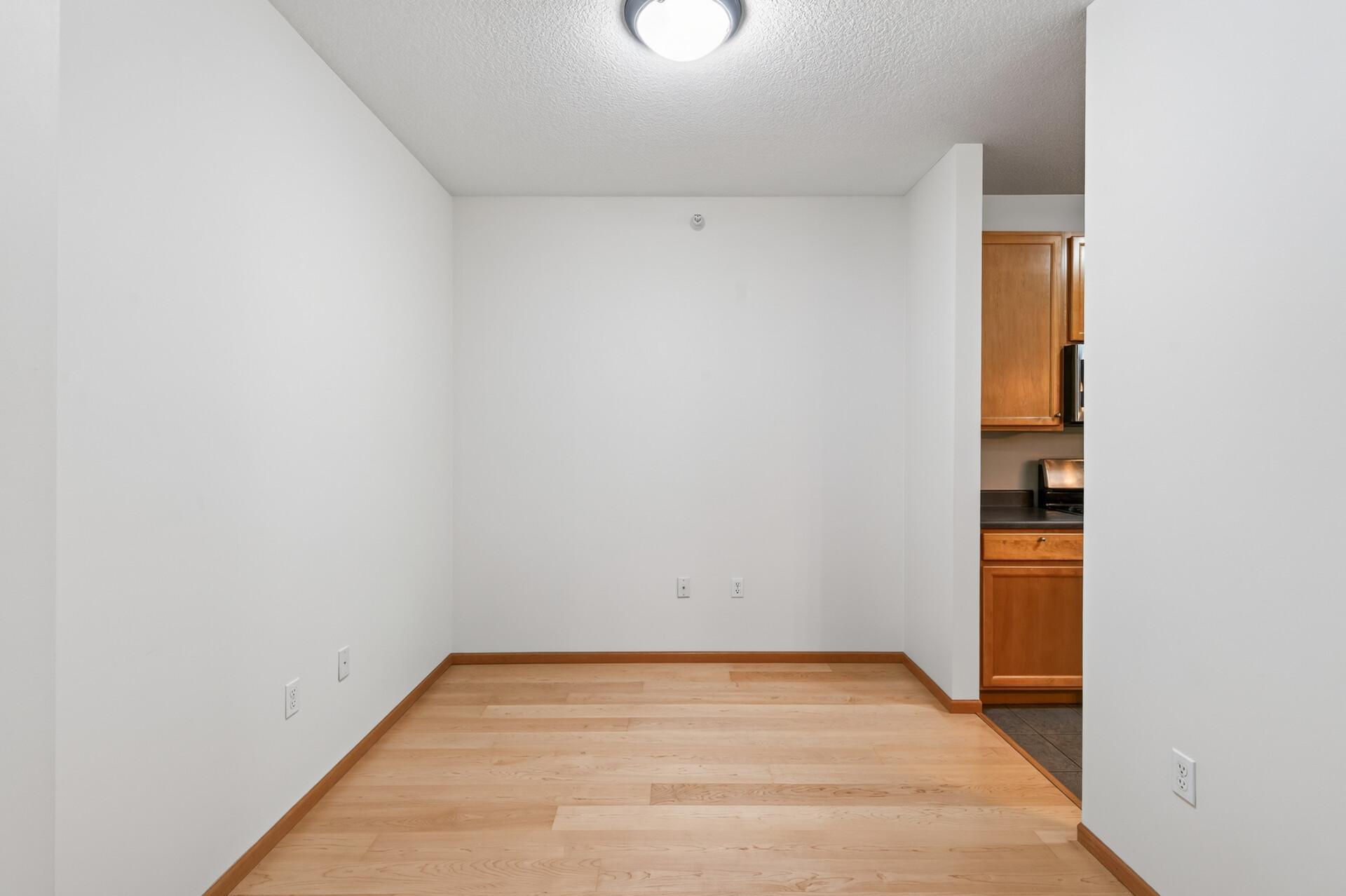 View of Residential at 2565 Franklin Avenue #102, Saint Paul MN 55114, Saint Paul (18 of 34) - Mike Wilen | Minnesota Team Real Estate