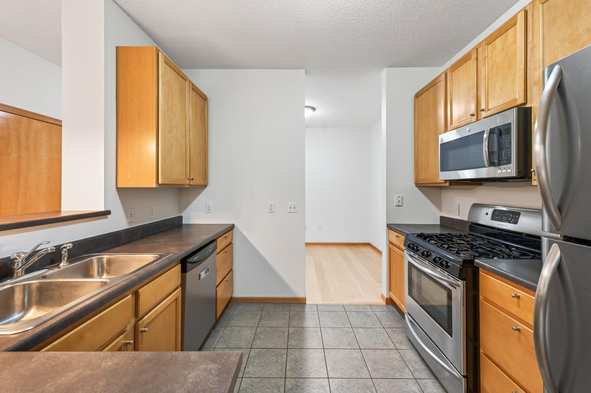 View of Residential at 2565 Franklin Avenue #102, Saint Paul MN 55114, Saint Paul (14 of 34) - Mike Wilen | Minnesota Team Real Estate
