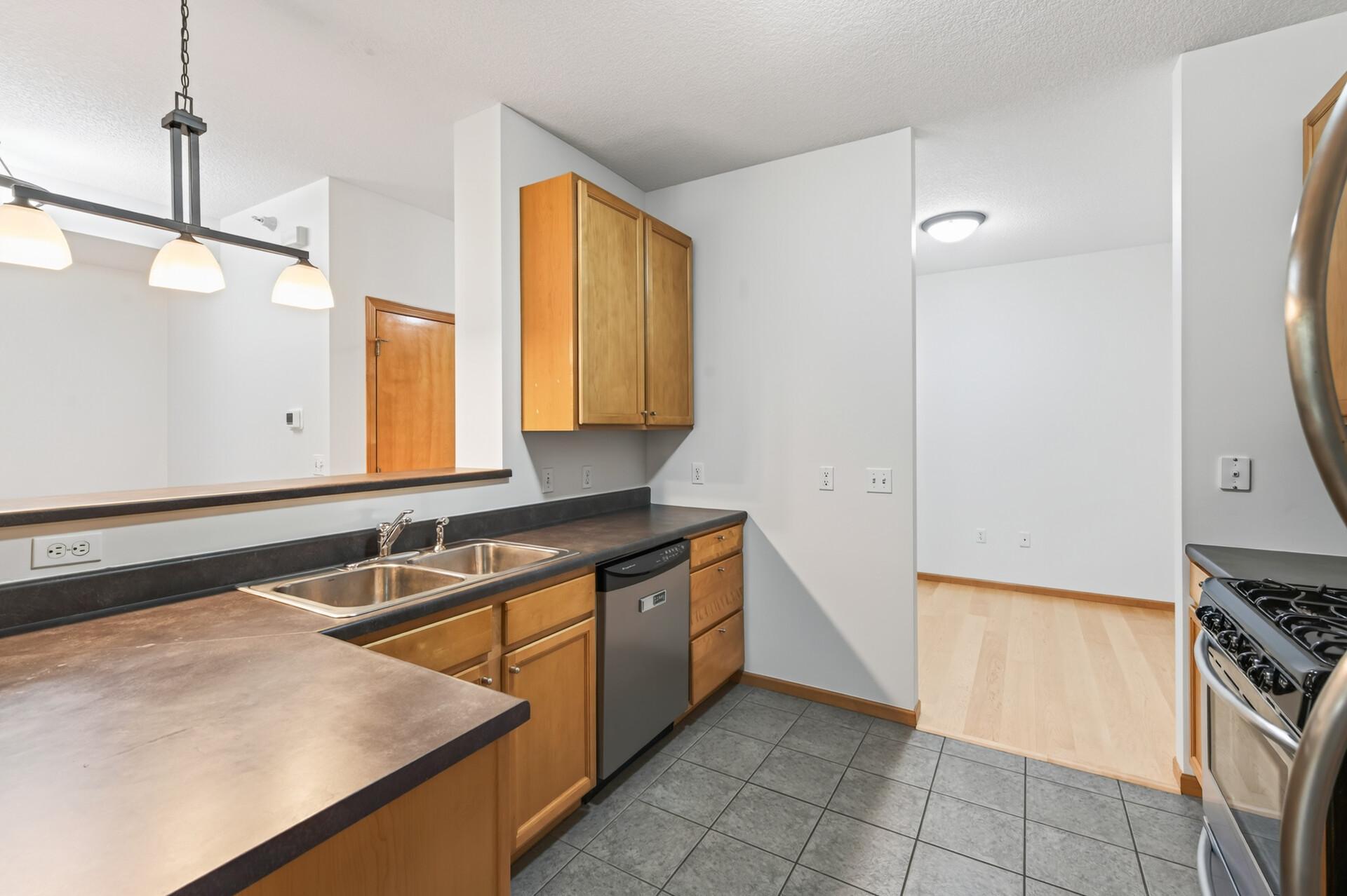 View of Residential at 2565 Franklin Avenue #102, Saint Paul MN 55114, Saint Paul (13 of 34) - Mike Wilen | Minnesota Team Real Estate