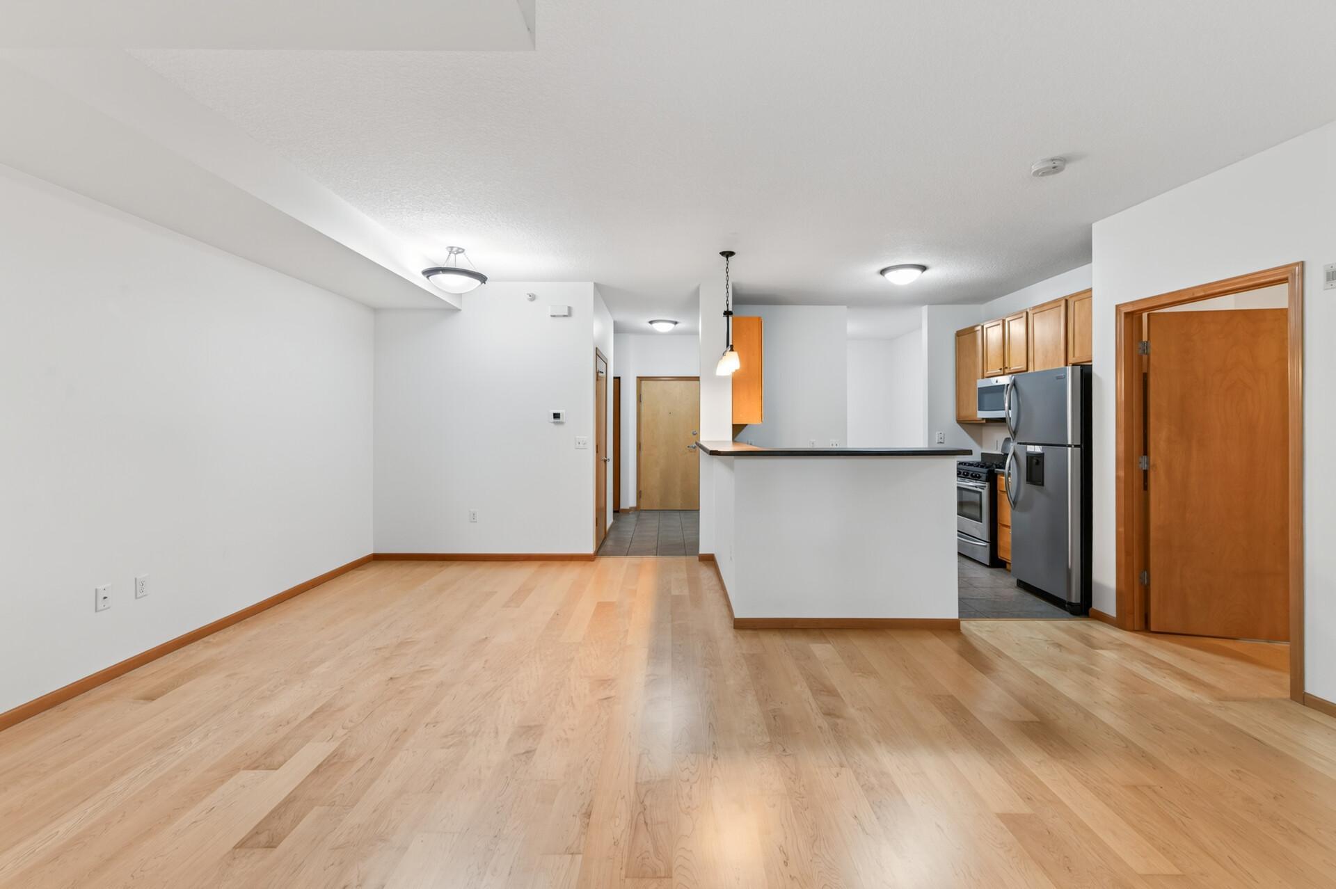 View of Residential at 2565 Franklin Avenue #102, Saint Paul MN 55114, Saint Paul (10 of 34) - Mike Wilen | Minnesota Team Real Estate