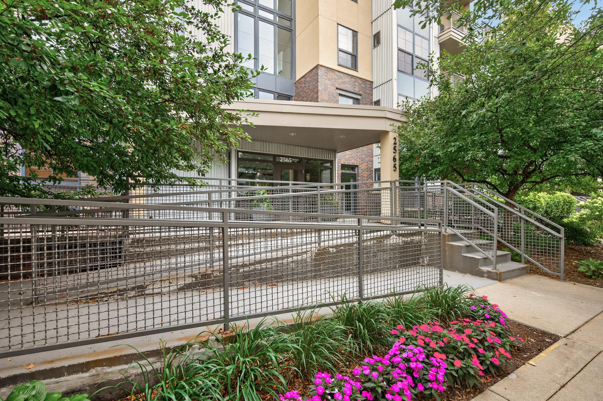 View of Residential at 2565 Franklin Avenue #102, Saint Paul MN 55114, Saint Paul (31 of 34) - Mike Wilen | Minnesota Team Real Estate