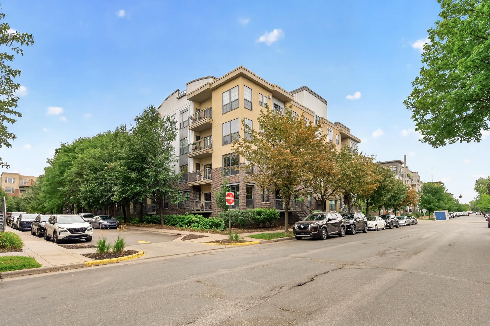 View of Residential at 2565 Franklin Avenue #102, Saint Paul MN 55114, Saint Paul (32 of 34) - Mike Wilen | Minnesota Team Real Estate
