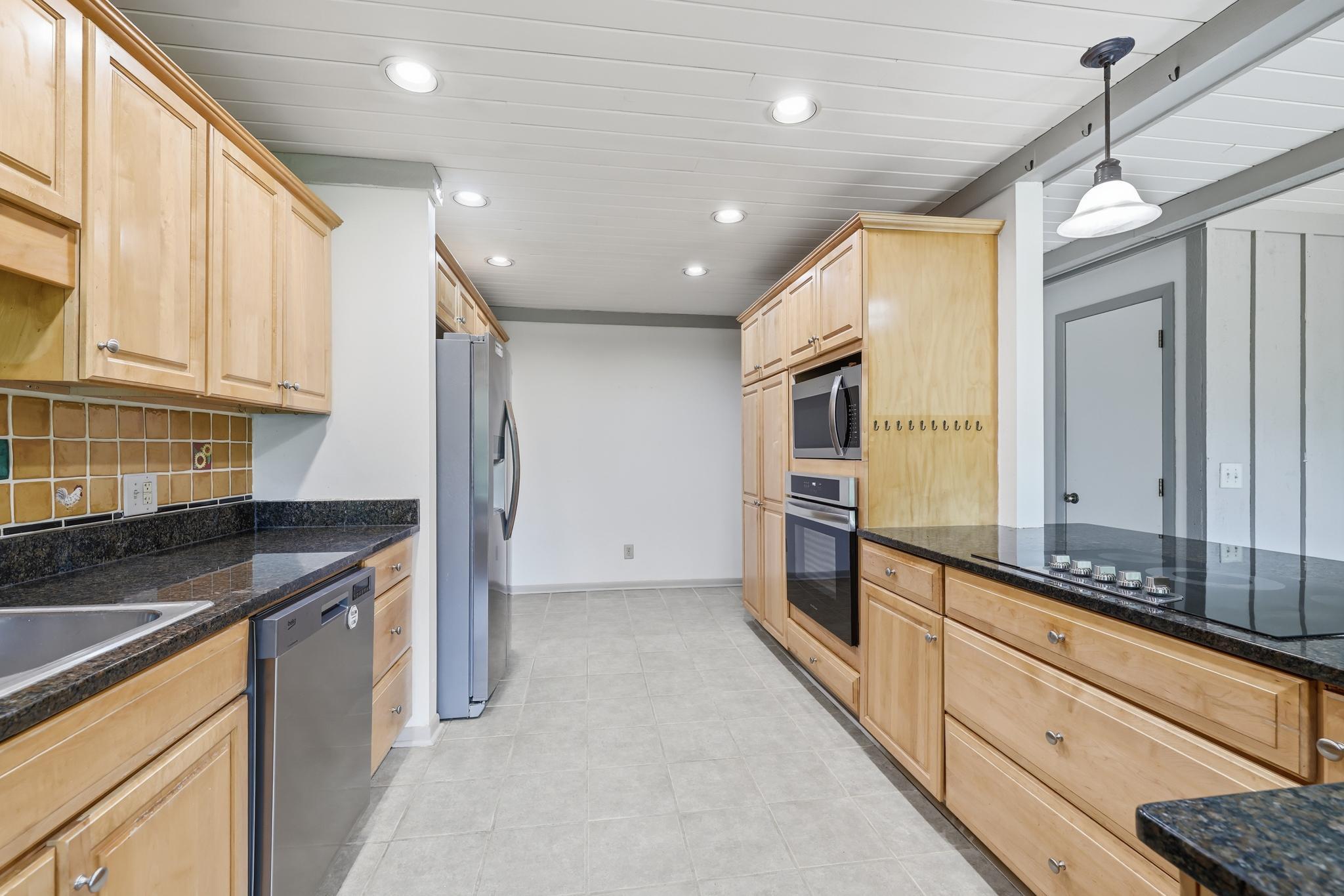 View of Residential at 14823 Walker Place, Minnetonka MN 55345, Minnetonka (14 of 48) - Mike Wilen | Minnesota Team Real Estate