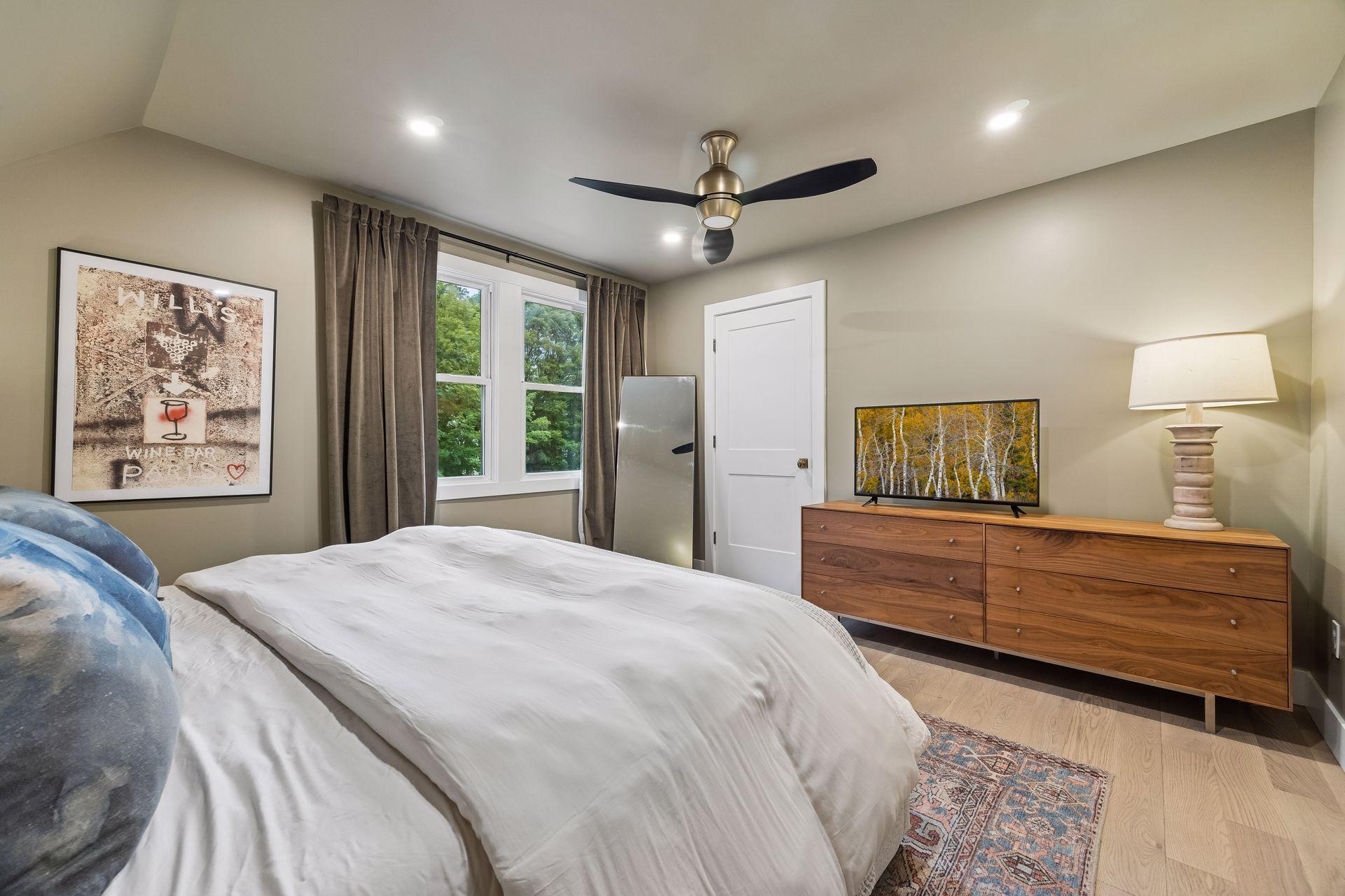 View of Residential at 41 Oliver Avenue, Minneapolis MN 55405, Minneapolis (29 of 50) - Mike Wilen | Minnesota Team Real Estate