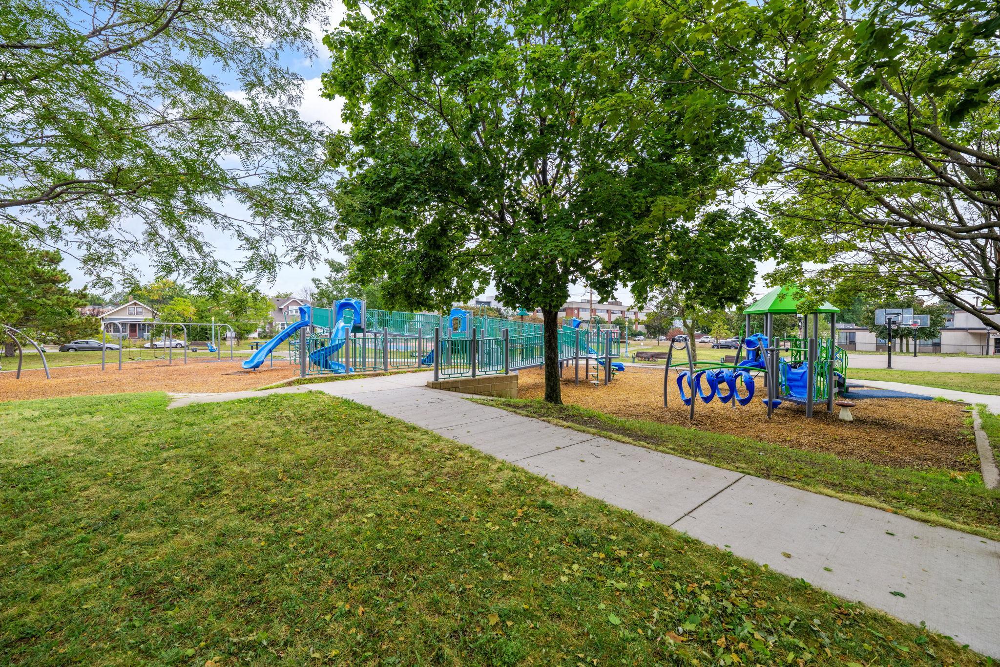 View of Residential at 1557 Lafond Avenue, Saint Paul MN 55104, Saint Paul (42 of 46) - Mike Wilen | Minnesota Team Real Estate