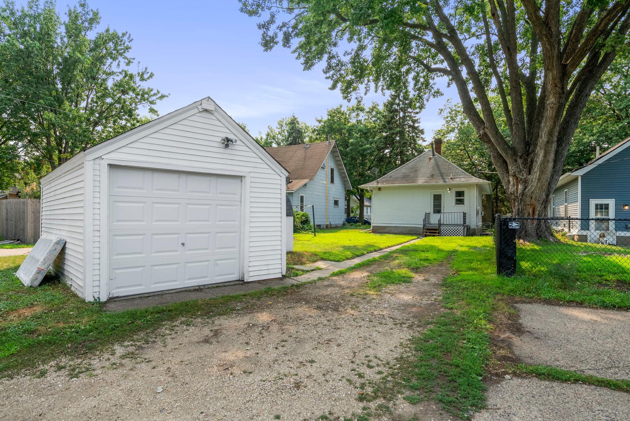 View of Residential at 4338 James Avenue, Minneapolis MN 55412, Minneapolis (19 of 22) - Mike Wilen | Minnesota Team Real Estate