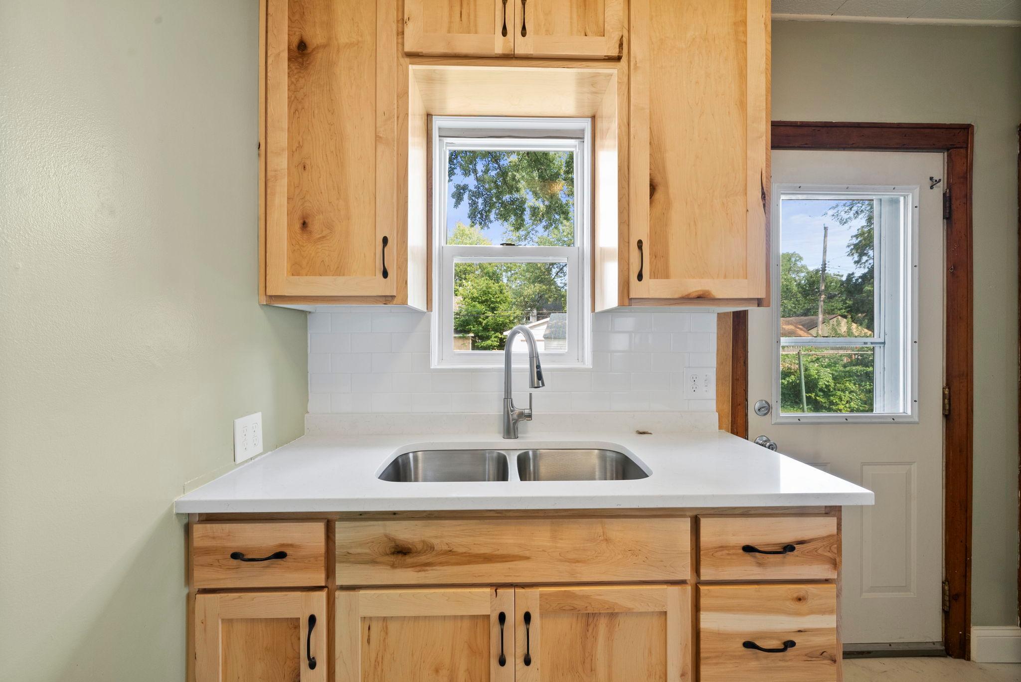 View of Residential at 4338 James Avenue, Minneapolis MN 55412, Minneapolis (11 of 22) - Mike Wilen | Minnesota Team Real Estate