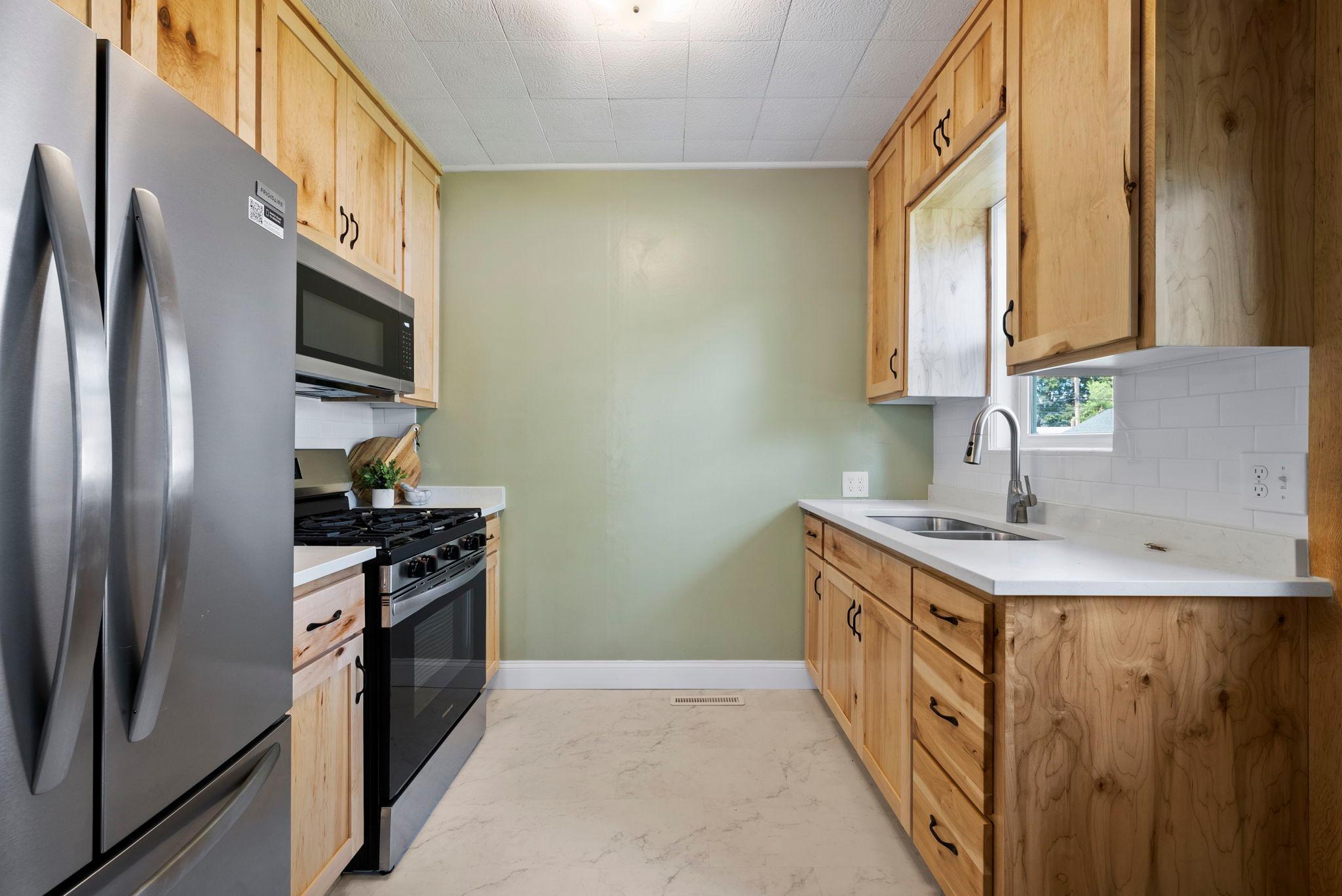View of Residential at 4338 James Avenue, Minneapolis MN 55412, Minneapolis (10 of 22) - Mike Wilen | Minnesota Team Real Estate