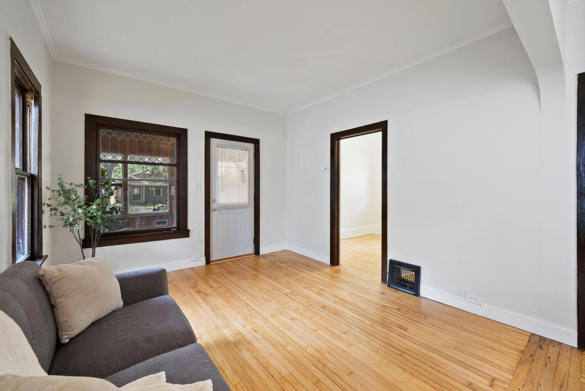View of Residential at 4338 James Avenue, Minneapolis MN 55412, Minneapolis (6 of 22) - Mike Wilen | Minnesota Team Real Estate