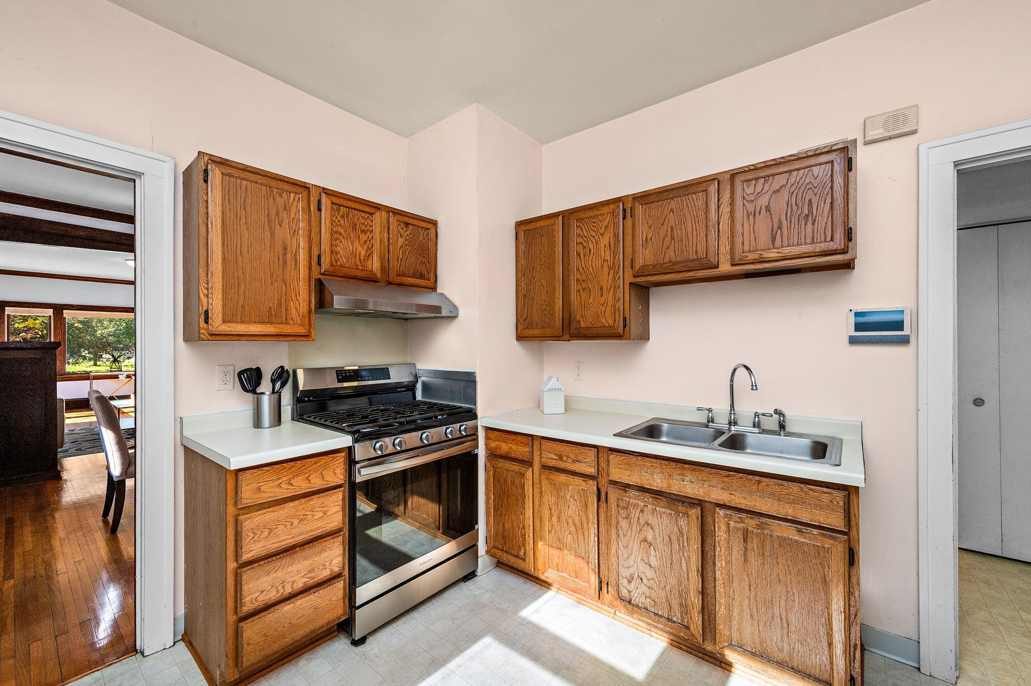 View of Residential at 1324 Upton Avenue, Minneapolis MN 55411, Minneapolis (9 of 22) - Mike Wilen | Minnesota Team Real Estate