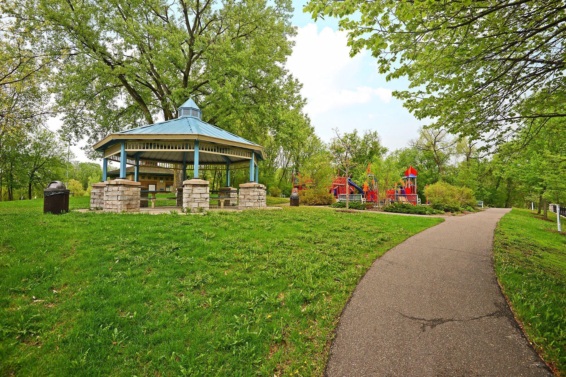 View of Residential at 2647 Plymouth Road, Minnetonka MN 55305, Minnetonka (38 of 39) - Mike Wilen | Minnesota Team Real Estate