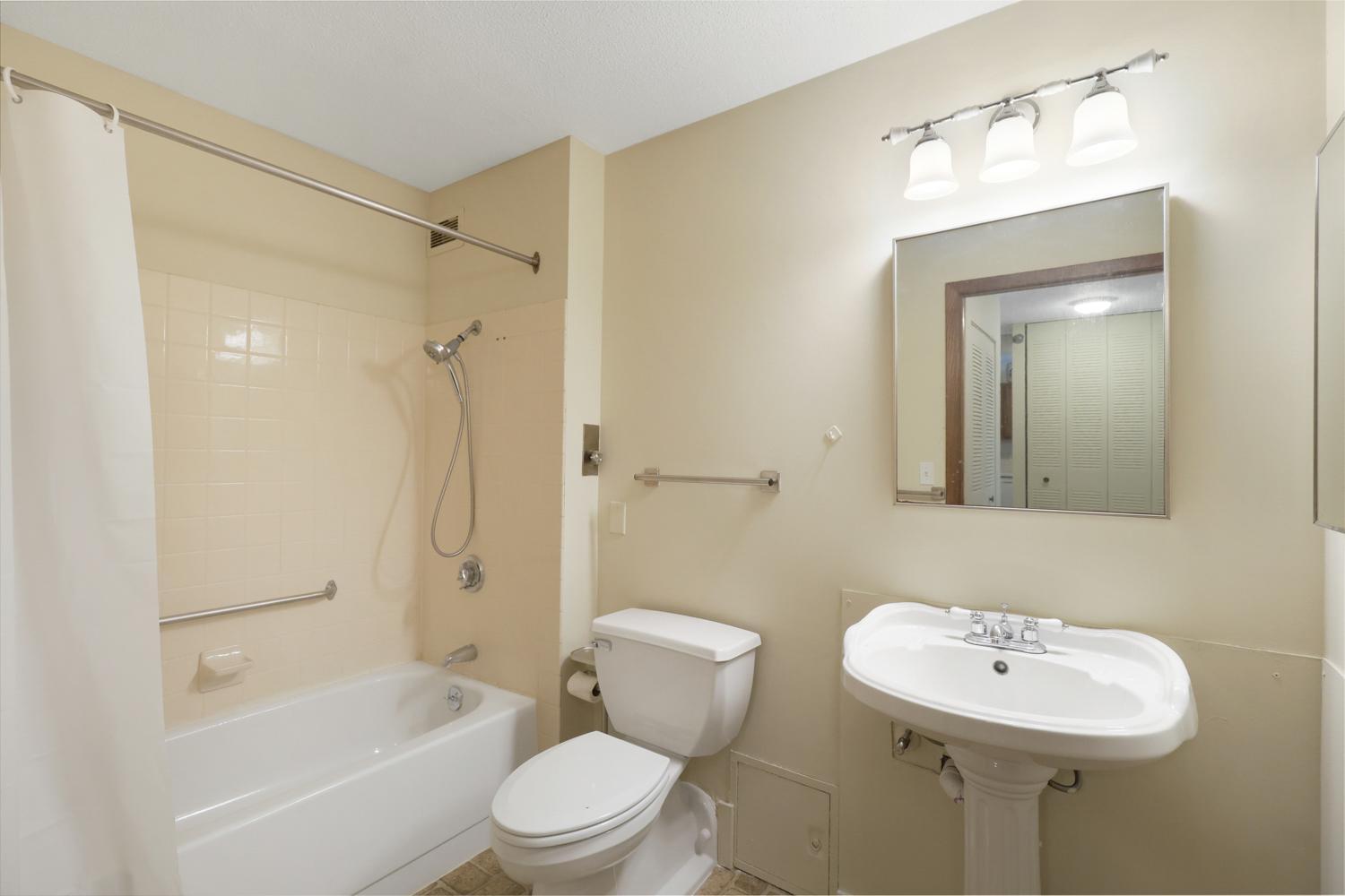 View of Residential at 6615 Lake Shore Drive #115, Richfield MN 55423, Richfield (8 of 28) - Mike Wilen | Minnesota Team Real Estate