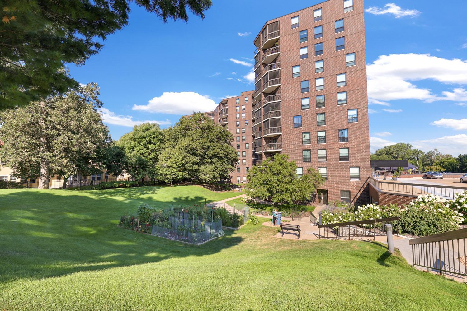 View of Residential at 6615 Lake Shore Drive #115, Richfield MN 55423, Richfield (16 of 28) - Mike Wilen | Minnesota Team Real Estate