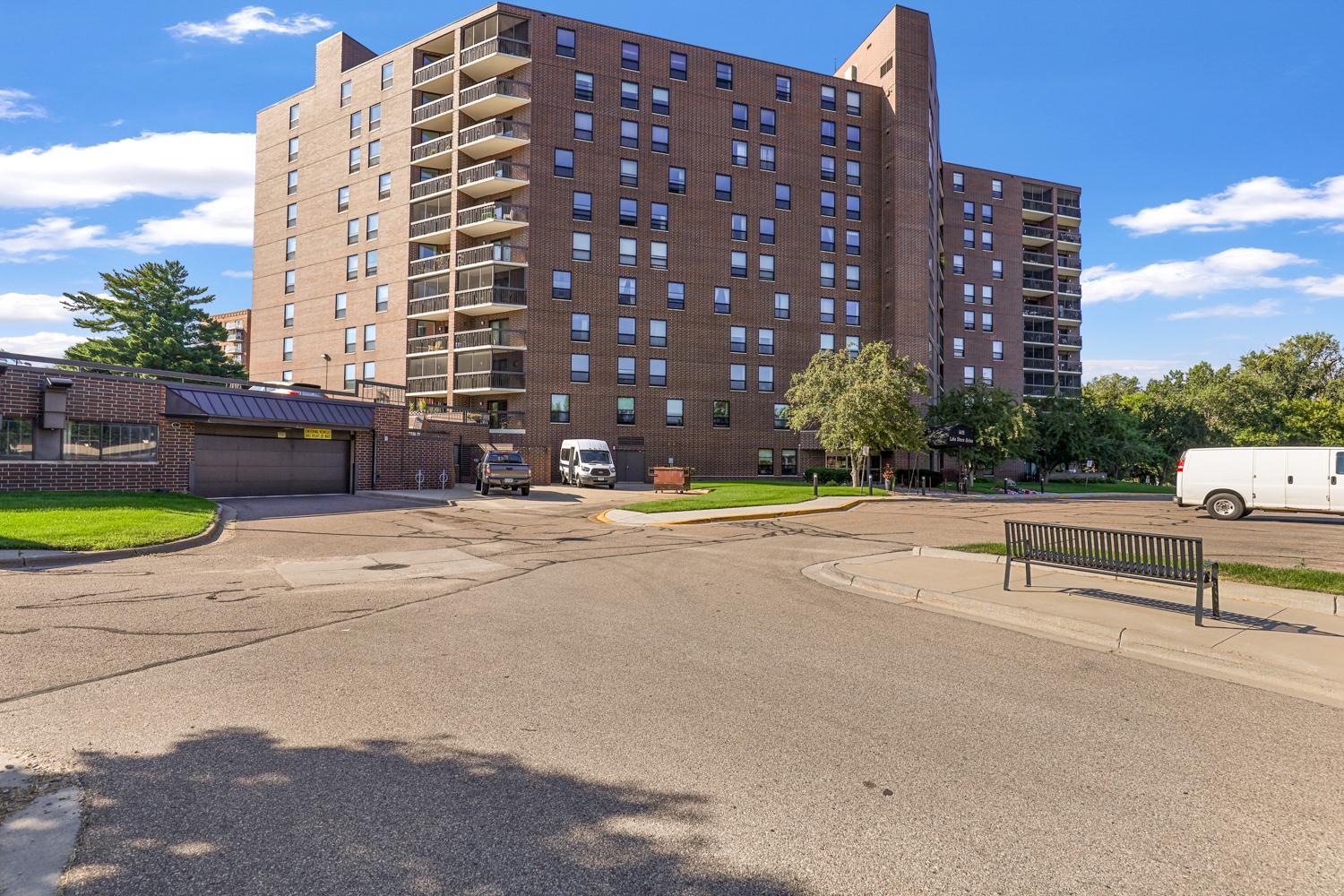 View of Residential at 6615 Lake Shore Drive #115, Richfield MN 55423, Richfield (27 of 28) - Mike Wilen | Minnesota Team Real Estate