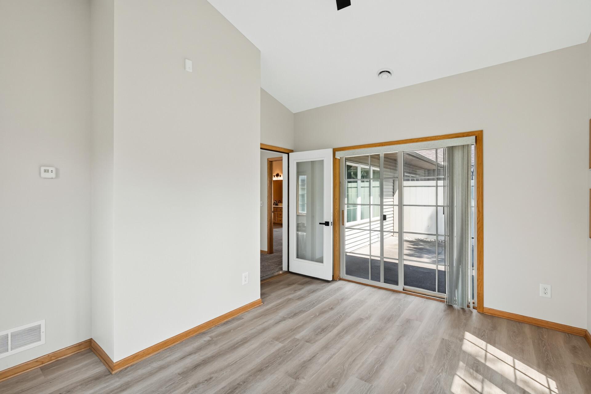 View of Residential at 6801 24th Street, Oakdale MN 55128, Oakdale (18 of 29) - Mike Wilen | Minnesota Team Real Estate