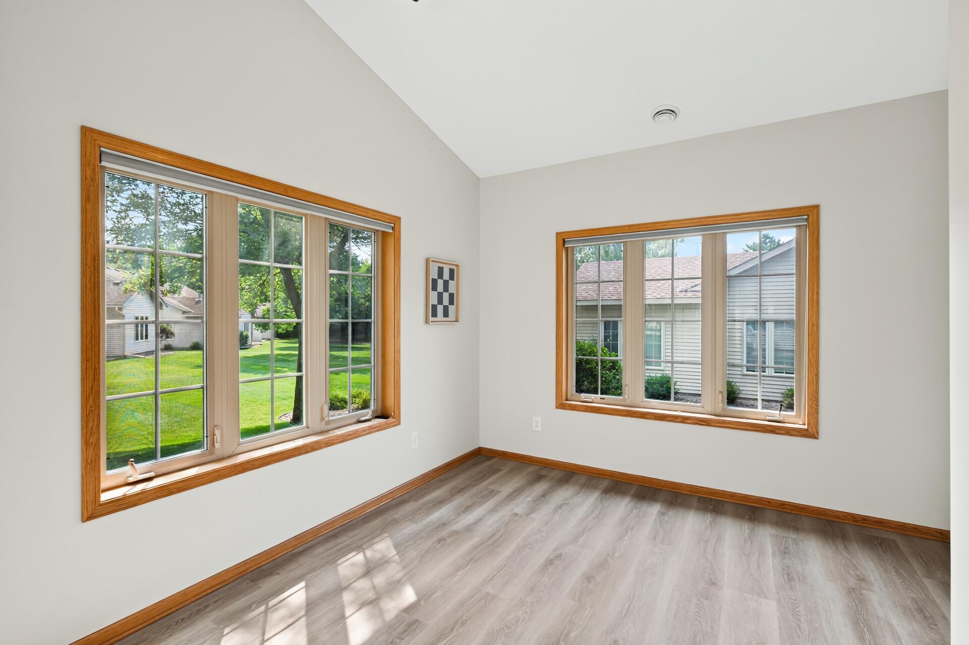 View of Residential at 6801 24th Street, Oakdale MN 55128, Oakdale (17 of 29) - Mike Wilen | Minnesota Team Real Estate