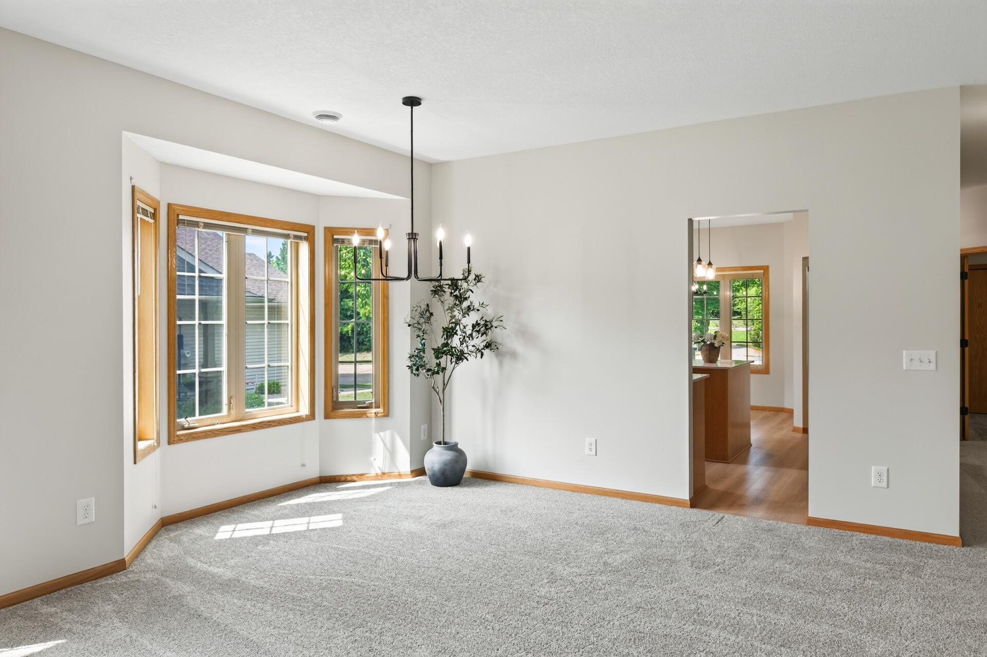 View of Residential at 6801 24th Street, Oakdale MN 55128, Oakdale (14 of 29) - Mike Wilen | Minnesota Team Real Estate