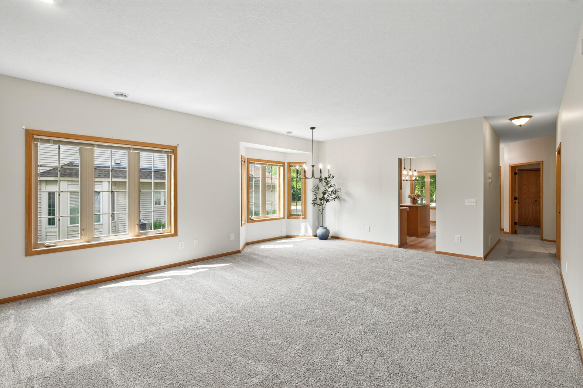 View of Residential at 6801 24th Street, Oakdale MN 55128, Oakdale (13 of 29) - Mike Wilen | Minnesota Team Real Estate