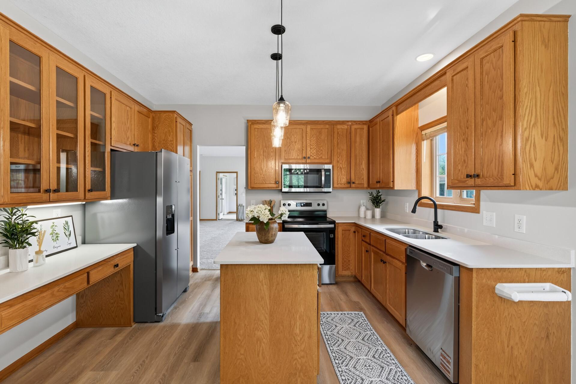 View of Residential at 6801 24th Street, Oakdale MN 55128, Oakdale (8 of 29) - Mike Wilen | Minnesota Team Real Estate