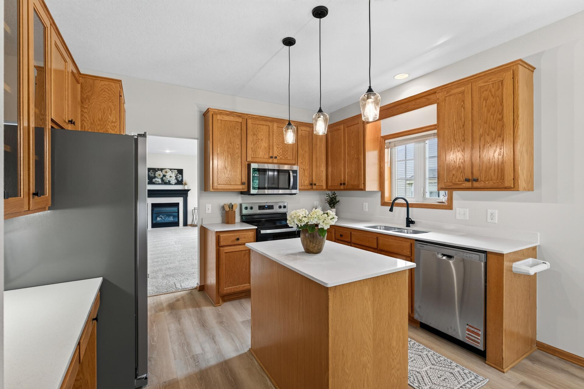 View of Residential at 6801 24th Street, Oakdale MN 55128, Oakdale (7 of 29) - Mike Wilen | Minnesota Team Real Estate