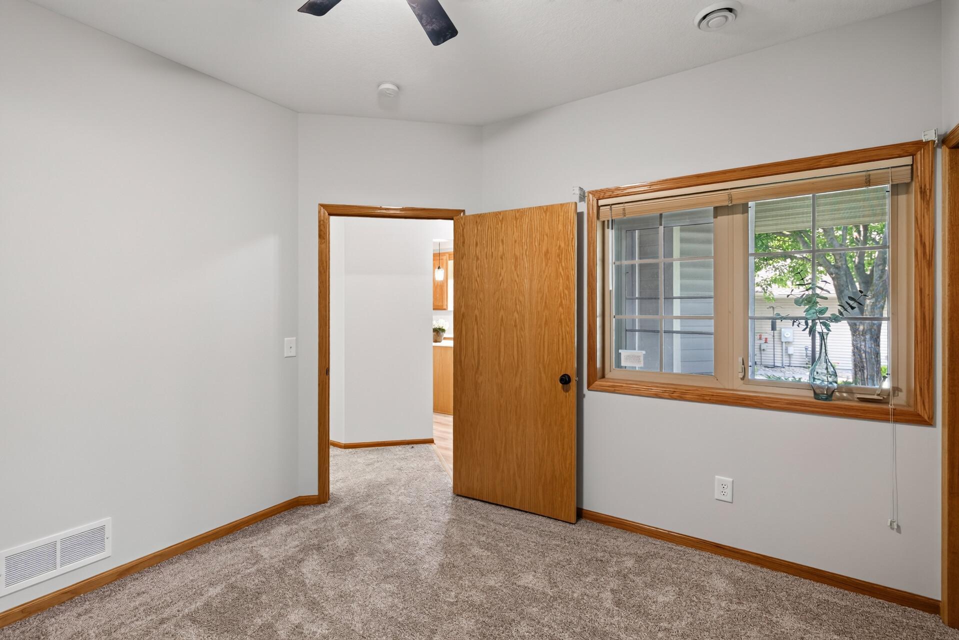 View of Residential at 6801 24th Street, Oakdale MN 55128, Oakdale (19 of 29) - Mike Wilen | Minnesota Team Real Estate