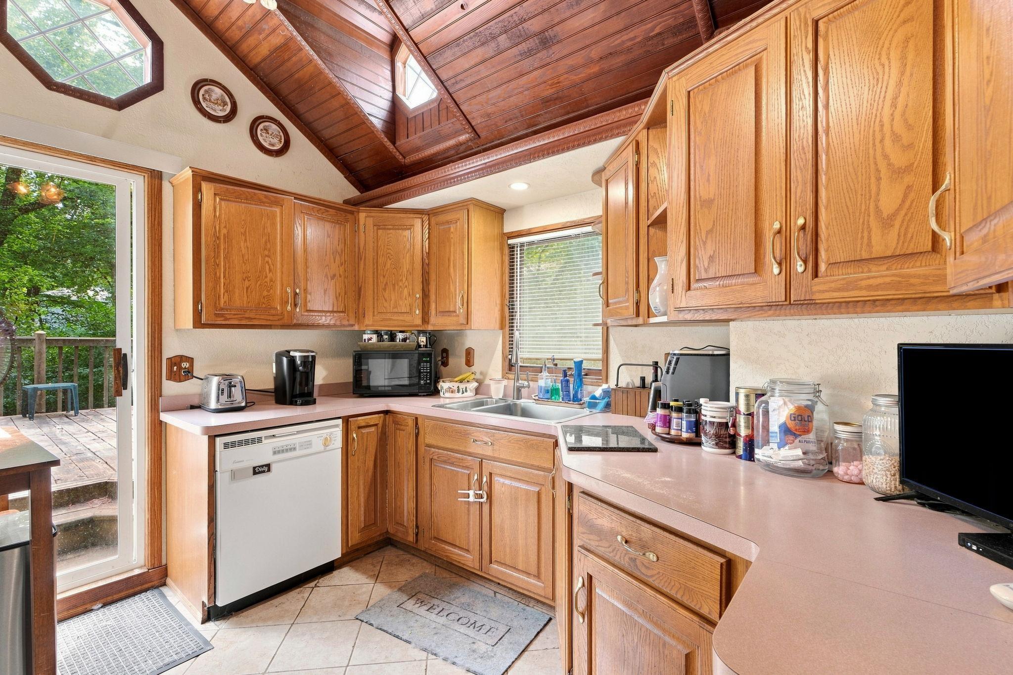 View of Residential at 15320 Highwood Drive, Minnetonka MN 55345, Minnetonka (14 of 36) - Mike Wilen | Minnesota Team Real Estate