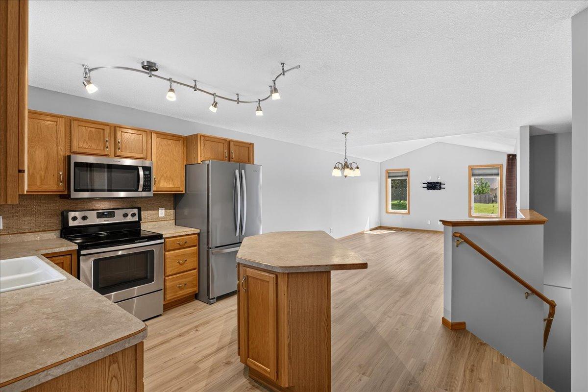 View of Residential at 10509 64th Lane, Albertville MN 55301, Albertville (6 of 31) - Mike Wilen | Minnesota Team Real Estate