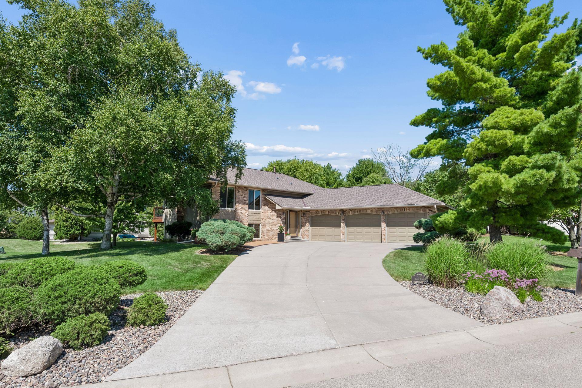 View of Residential at 7011 Eagle Ridge, Eden Prairie MN 55346, Eden Prairie (48 of 53) - Mike Wilen | Minnesota Team Real Estate