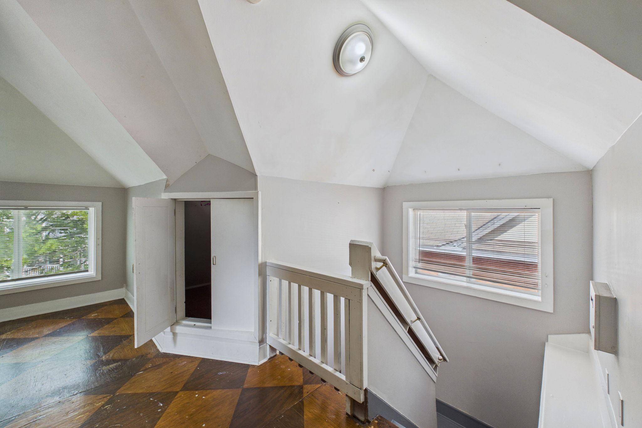 View of Residential Income at 1622 Girard Avenue, Minneapolis MN 55411, Minneapolis (16 of 25) - Mike Wilen | Minnesota Team Real Estate