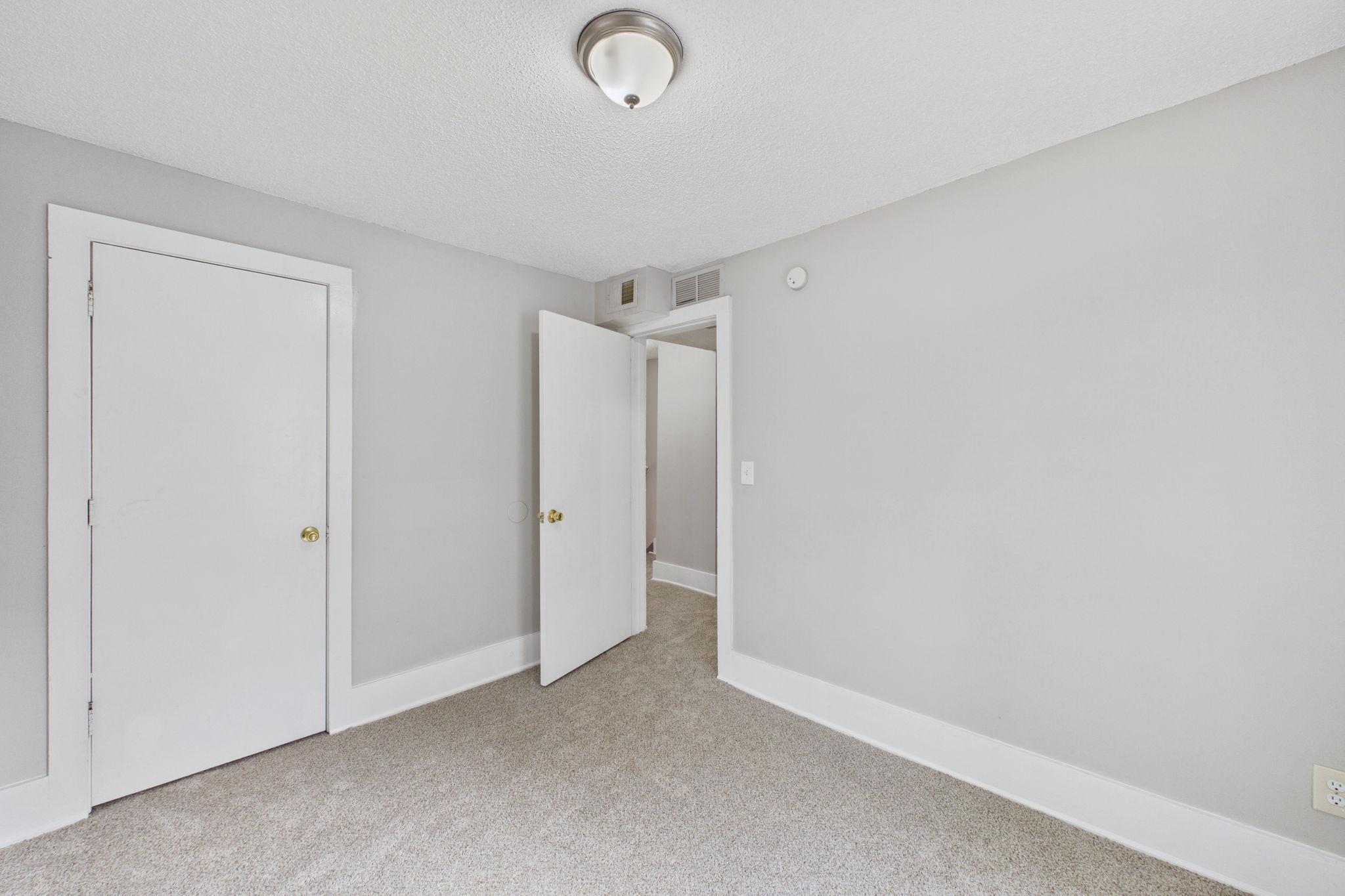 View of Residential Income at 1622 Girard Avenue, Minneapolis MN 55411, Minneapolis (8 of 25) - Mike Wilen | Minnesota Team Real Estate