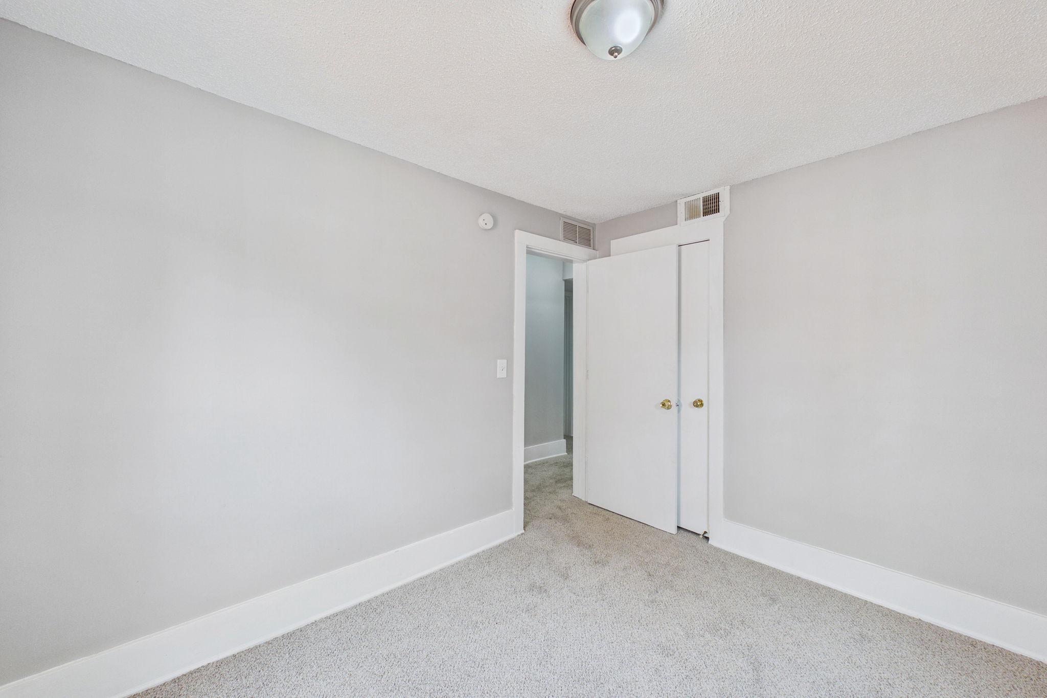 View of Residential Income at 1622 Girard Avenue, Minneapolis MN 55411, Minneapolis (7 of 25) - Mike Wilen | Minnesota Team Real Estate