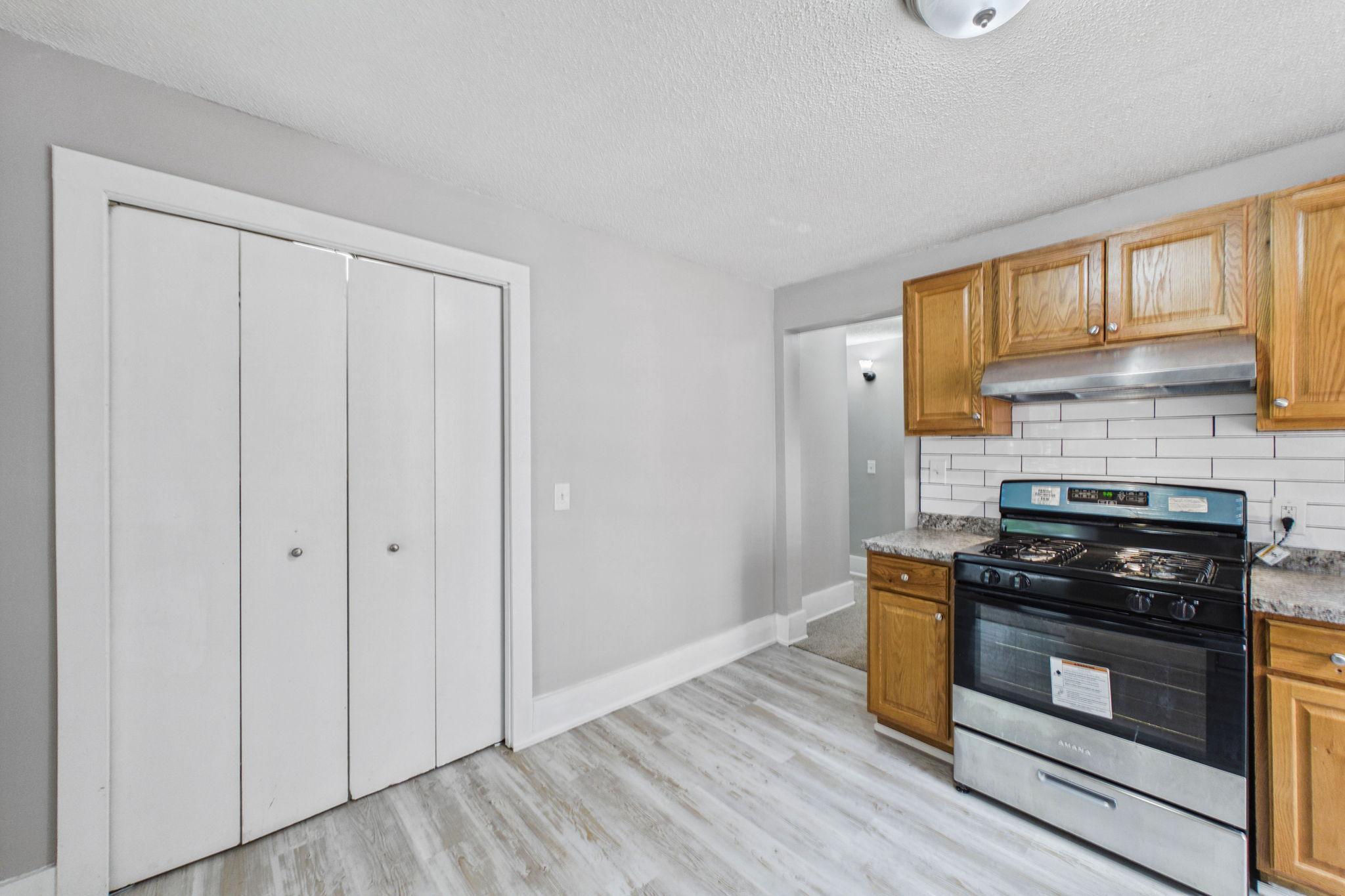 View of Residential Income at 1622 Girard Avenue, Minneapolis MN 55411, Minneapolis (4 of 25) - Mike Wilen | Minnesota Team Real Estate