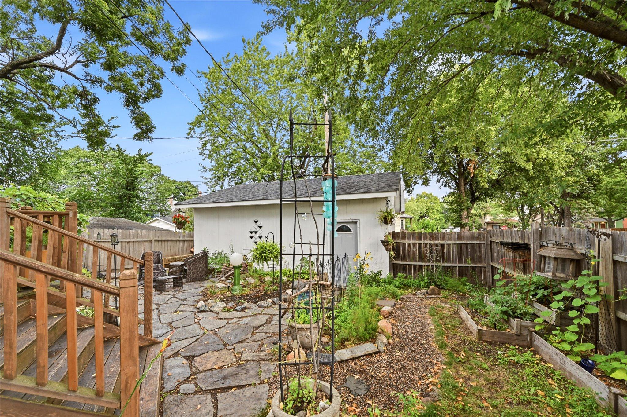 View of Residential at 923 Iglehart Avenue, Saint Paul MN 55104, Saint Paul (38 of 45) - Mike Wilen | Minnesota Team Real Estate