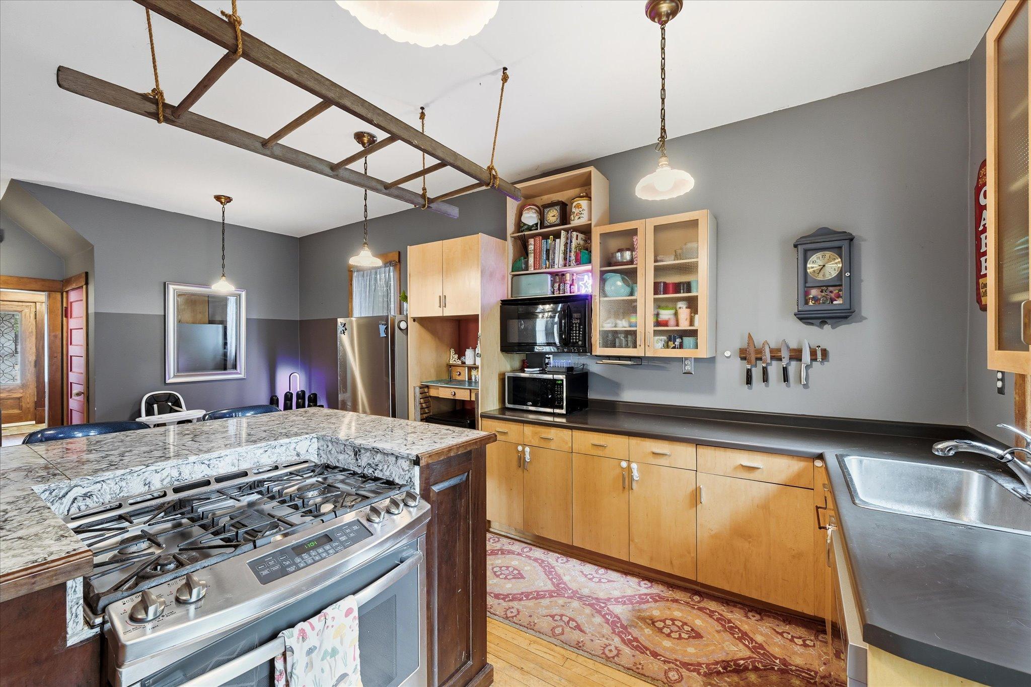 View of Residential at 923 Iglehart Avenue, Saint Paul MN 55104, Saint Paul (19 of 45) - Mike Wilen | Minnesota Team Real Estate