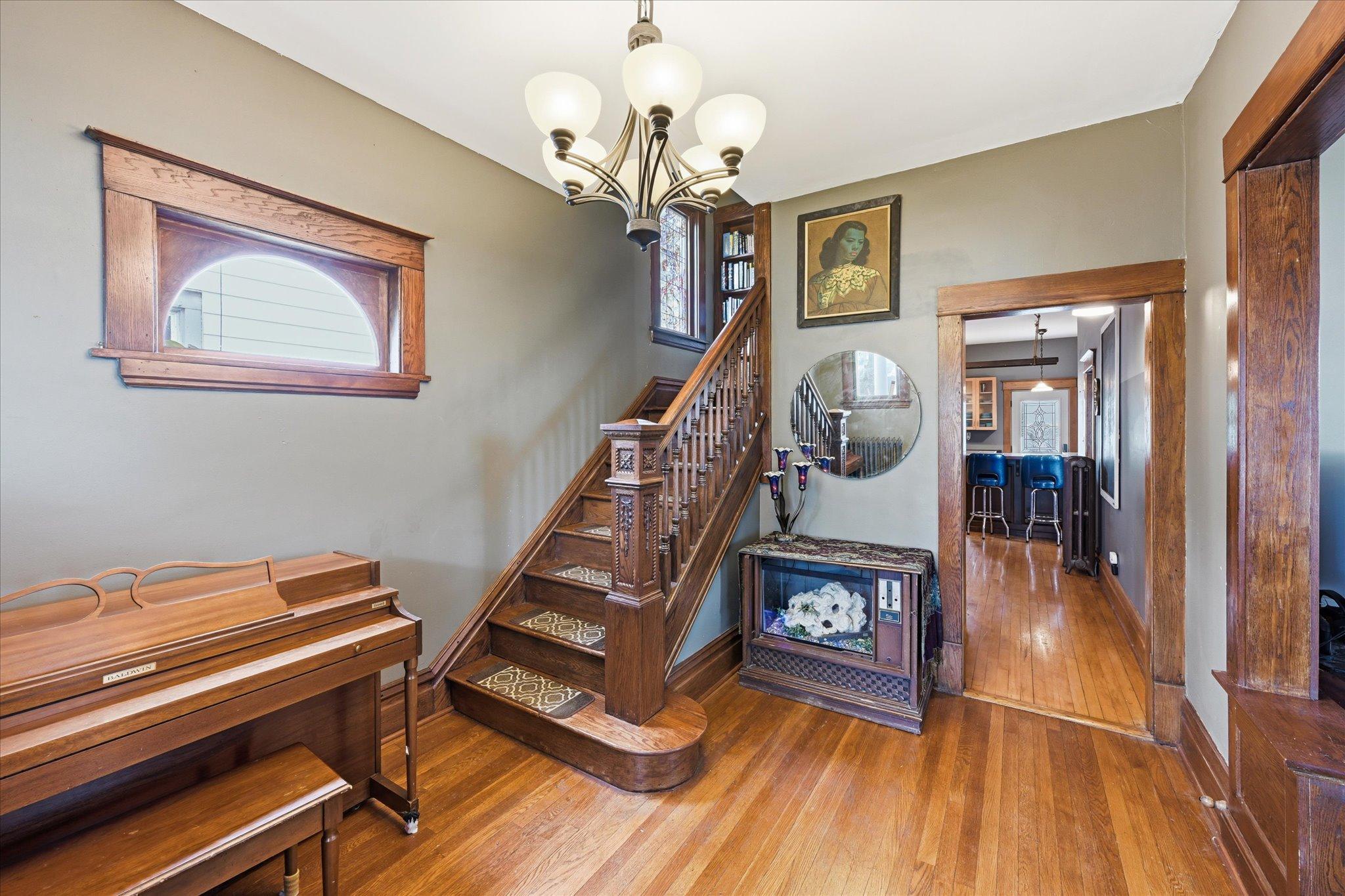 View of Residential at 923 Iglehart Avenue, Saint Paul MN 55104, Saint Paul (7 of 45) - Mike Wilen | Minnesota Team Real Estate