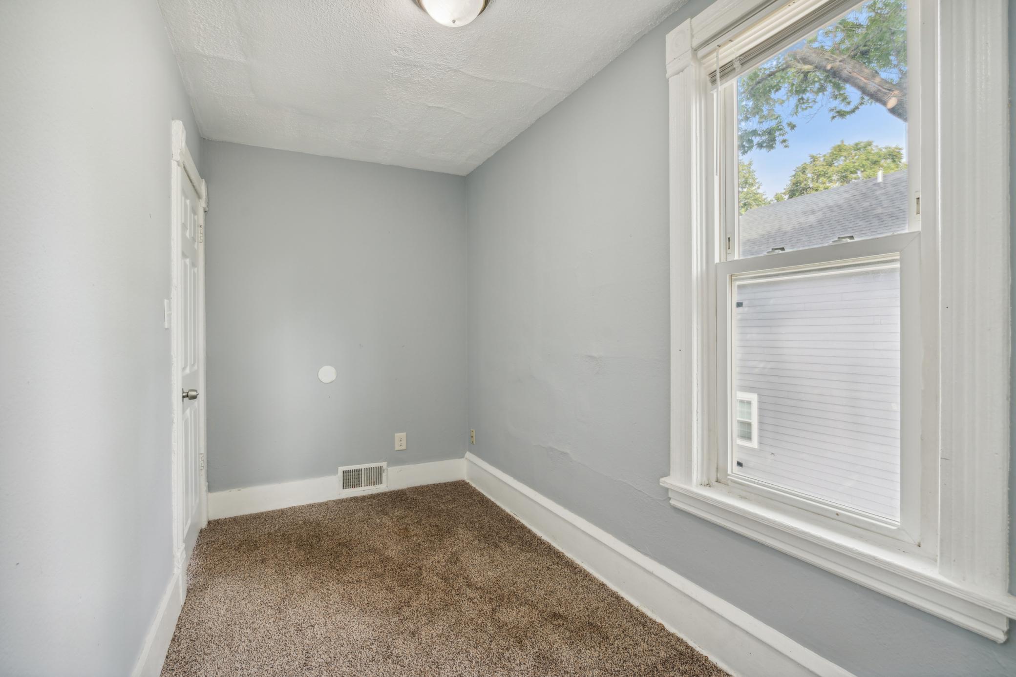 View of Residential Income at 2512 6th Street, Minneapolis MN 55411, Minneapolis (38 of 68) - Mike Wilen | Minnesota Team Real Estate
