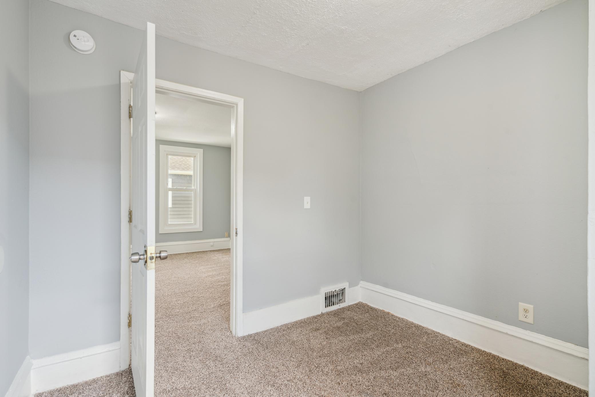 View of Residential Income at 2512 6th Street, Minneapolis MN 55411, Minneapolis (36 of 68) - Mike Wilen | Minnesota Team Real Estate