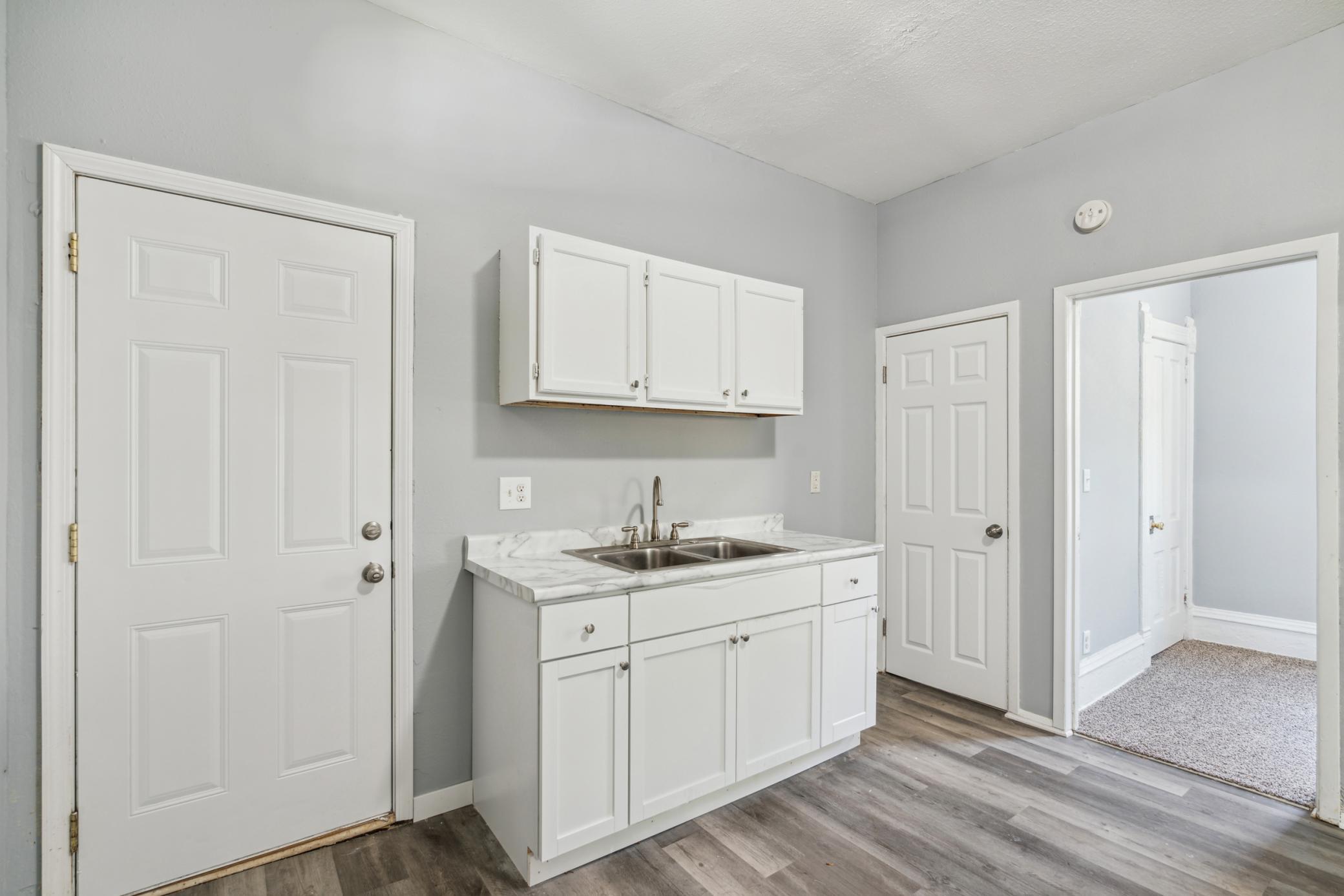 View of Residential Income at 2512 6th Street, Minneapolis MN 55411, Minneapolis (13 of 68) - Mike Wilen | Minnesota Team Real Estate