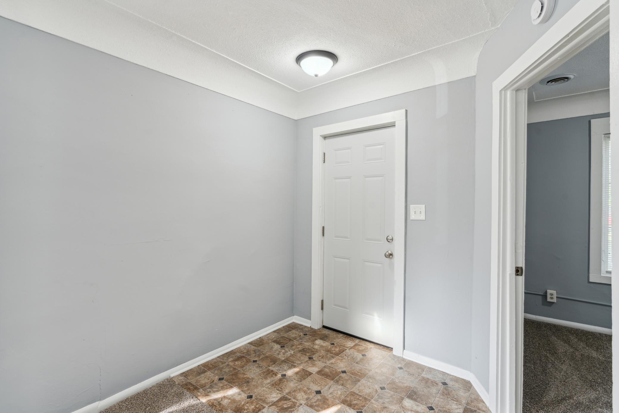 View of Residential Income at 2512 6th Street, Minneapolis MN 55411, Minneapolis (52 of 68) - Mike Wilen | Minnesota Team Real Estate