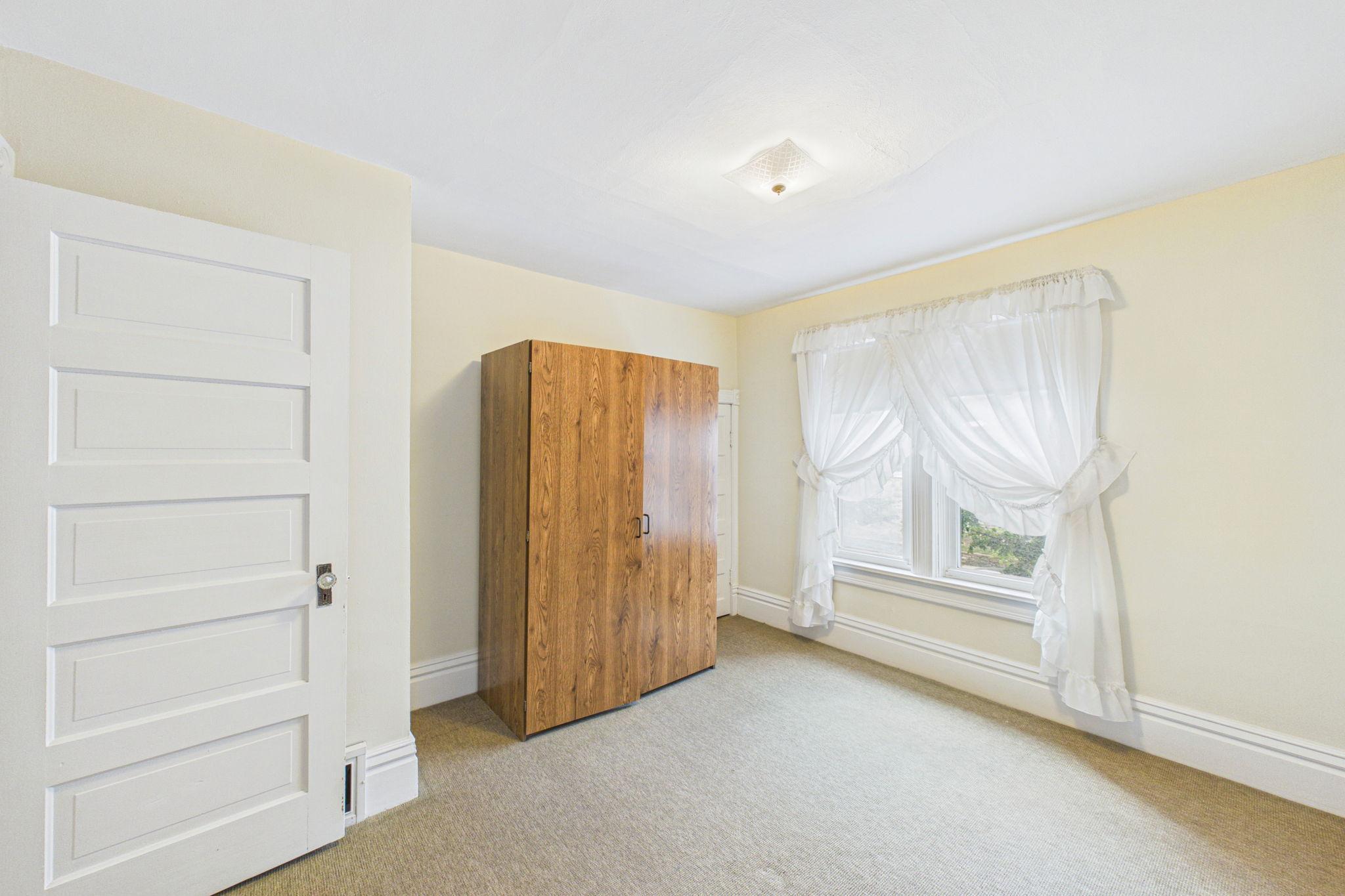 View of Residential at 992 Matilda Street, Saint Paul MN 55117, Saint Paul (23 of 31) - Mike Wilen | Minnesota Team Real Estate