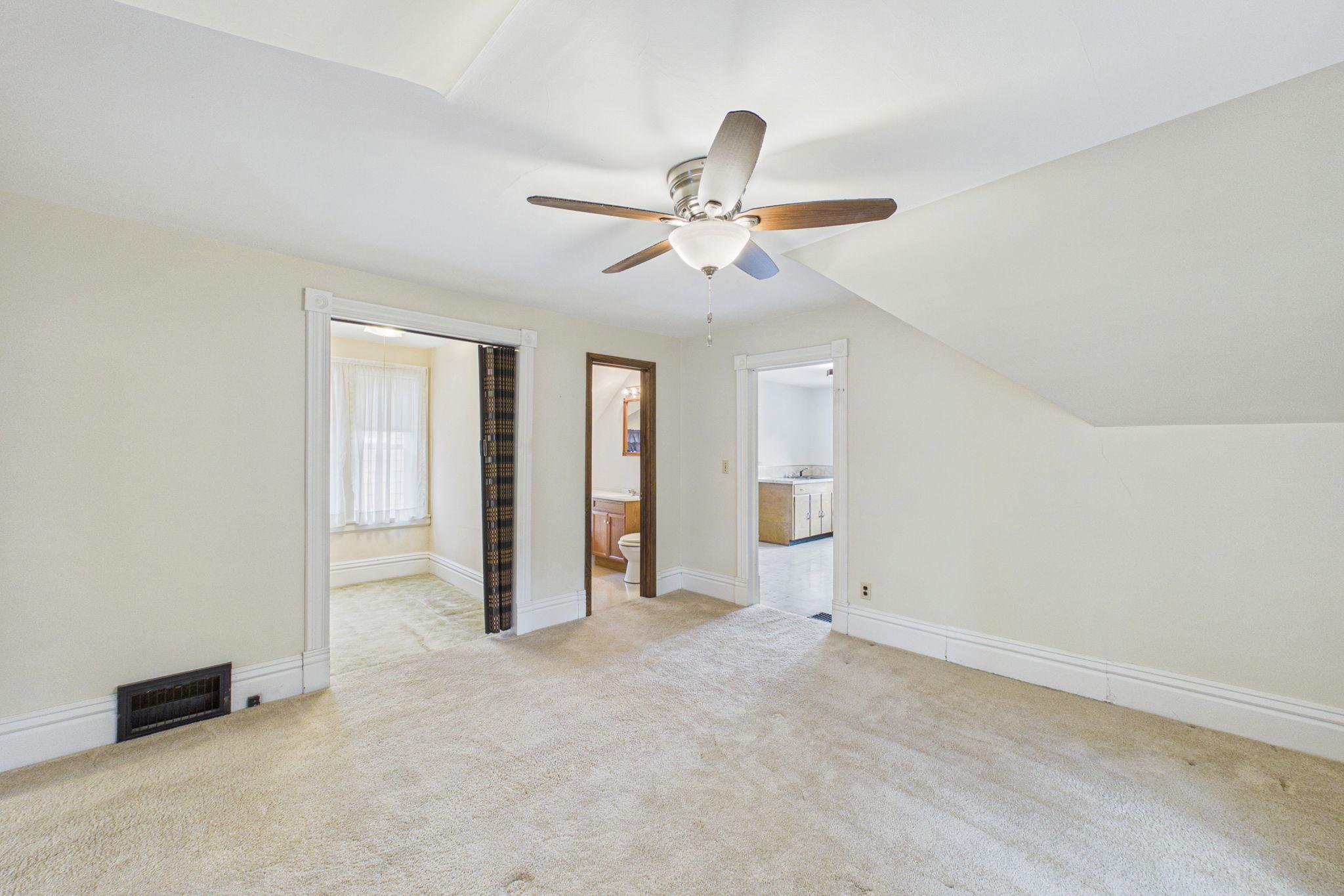 View of Residential at 992 Matilda Street, Saint Paul MN 55117, Saint Paul (22 of 31) - Mike Wilen | Minnesota Team Real Estate