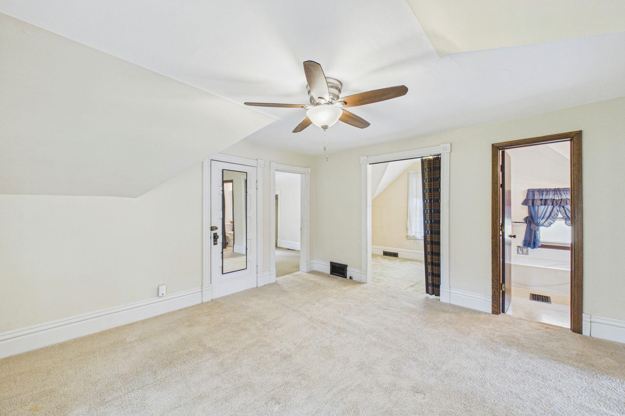 View of Residential at 992 Matilda Street, Saint Paul MN 55117, Saint Paul (18 of 31) - Mike Wilen | Minnesota Team Real Estate