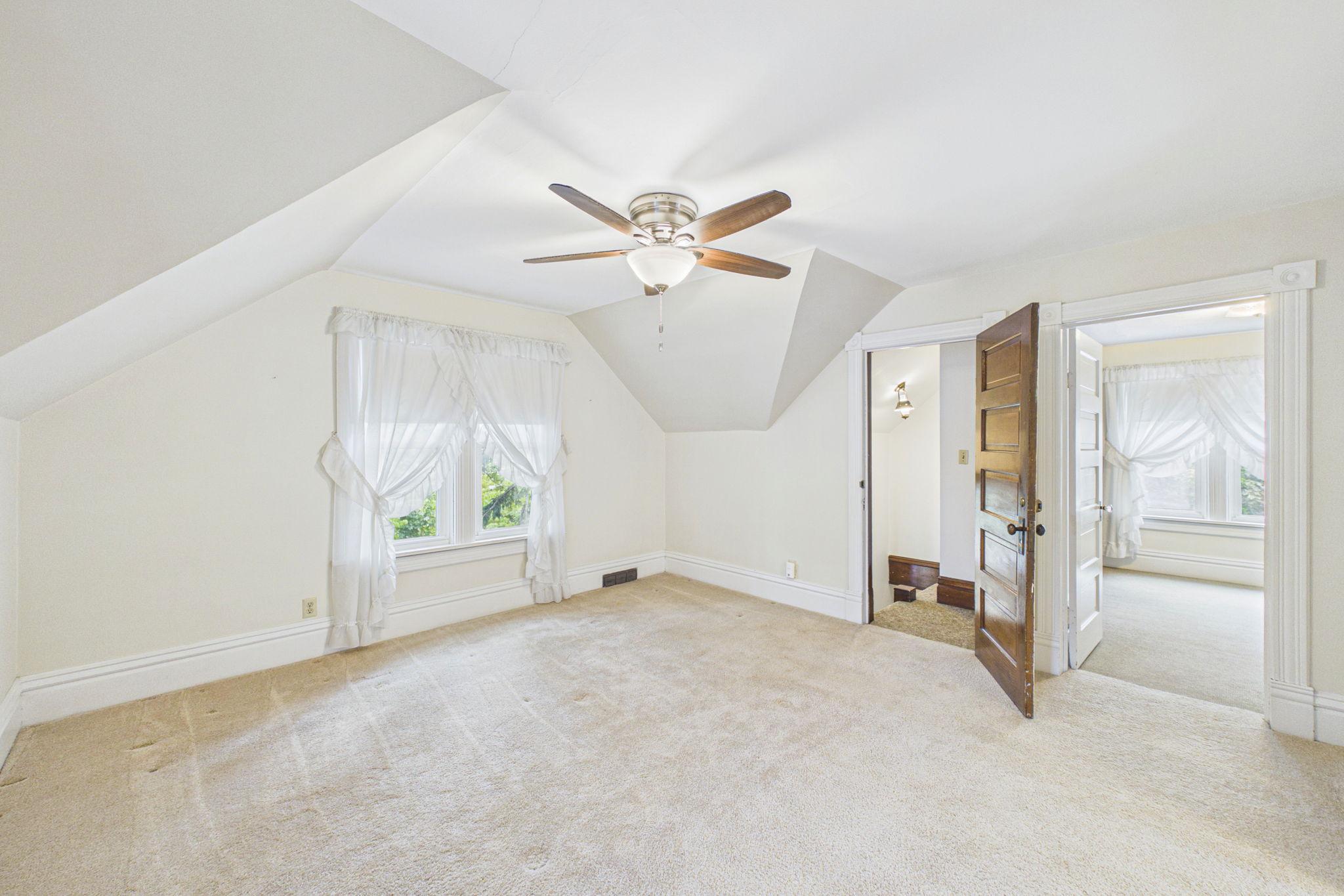 View of Residential at 992 Matilda Street, Saint Paul MN 55117, Saint Paul (17 of 31) - Mike Wilen | Minnesota Team Real Estate