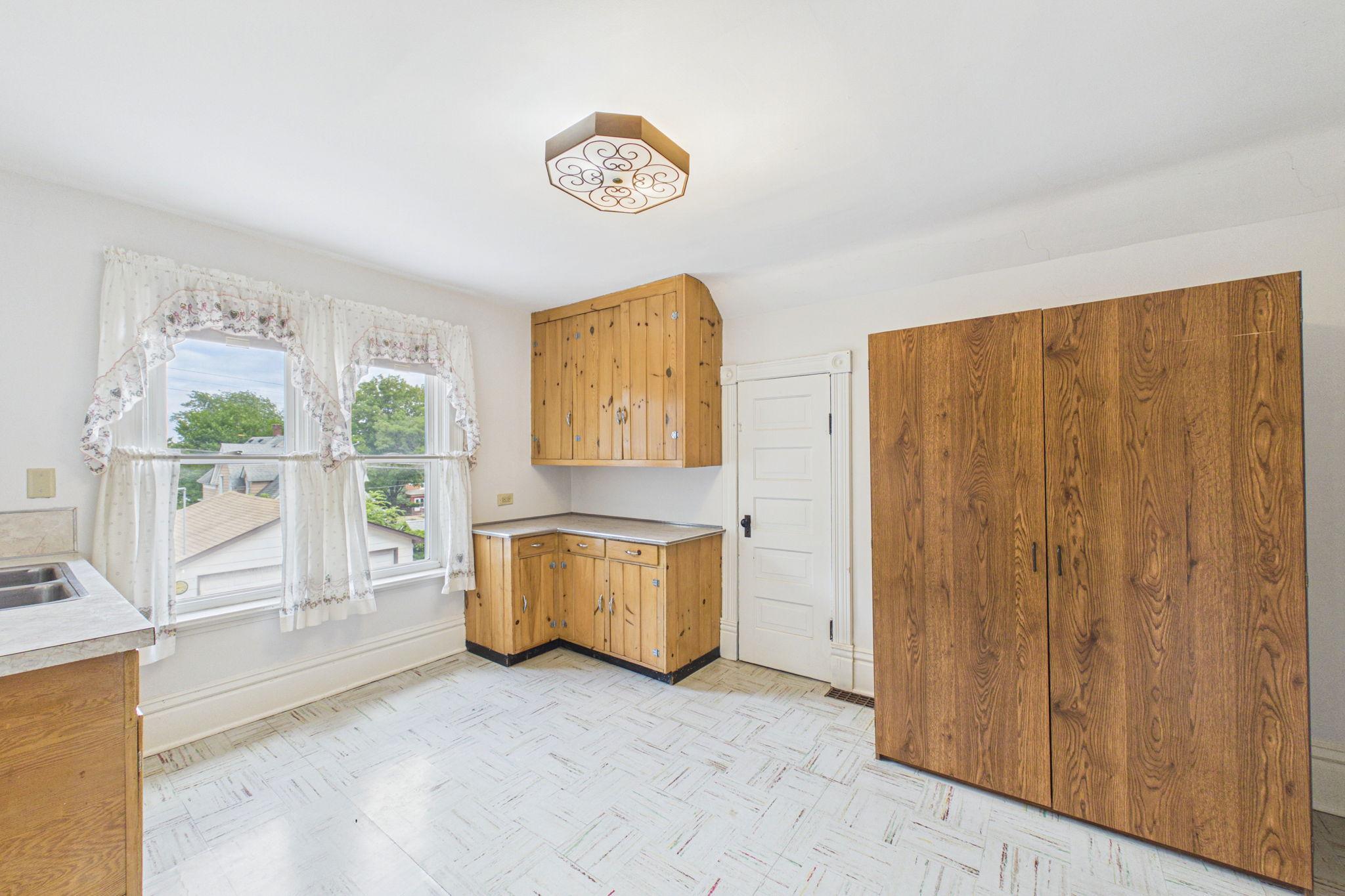 View of Residential at 992 Matilda Street, Saint Paul MN 55117, Saint Paul (15 of 31) - Mike Wilen | Minnesota Team Real Estate