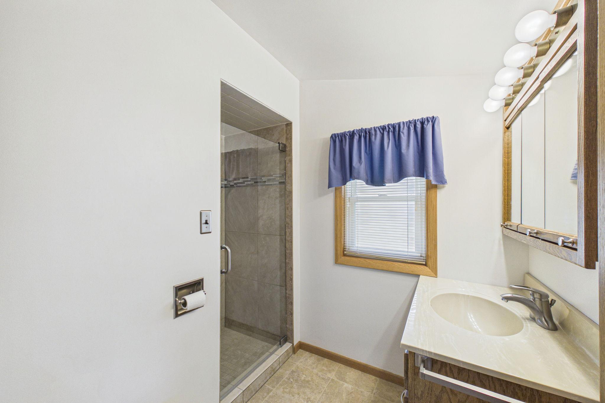 View of Residential at 992 Matilda Street, Saint Paul MN 55117, Saint Paul (12 of 31) - Mike Wilen | Minnesota Team Real Estate