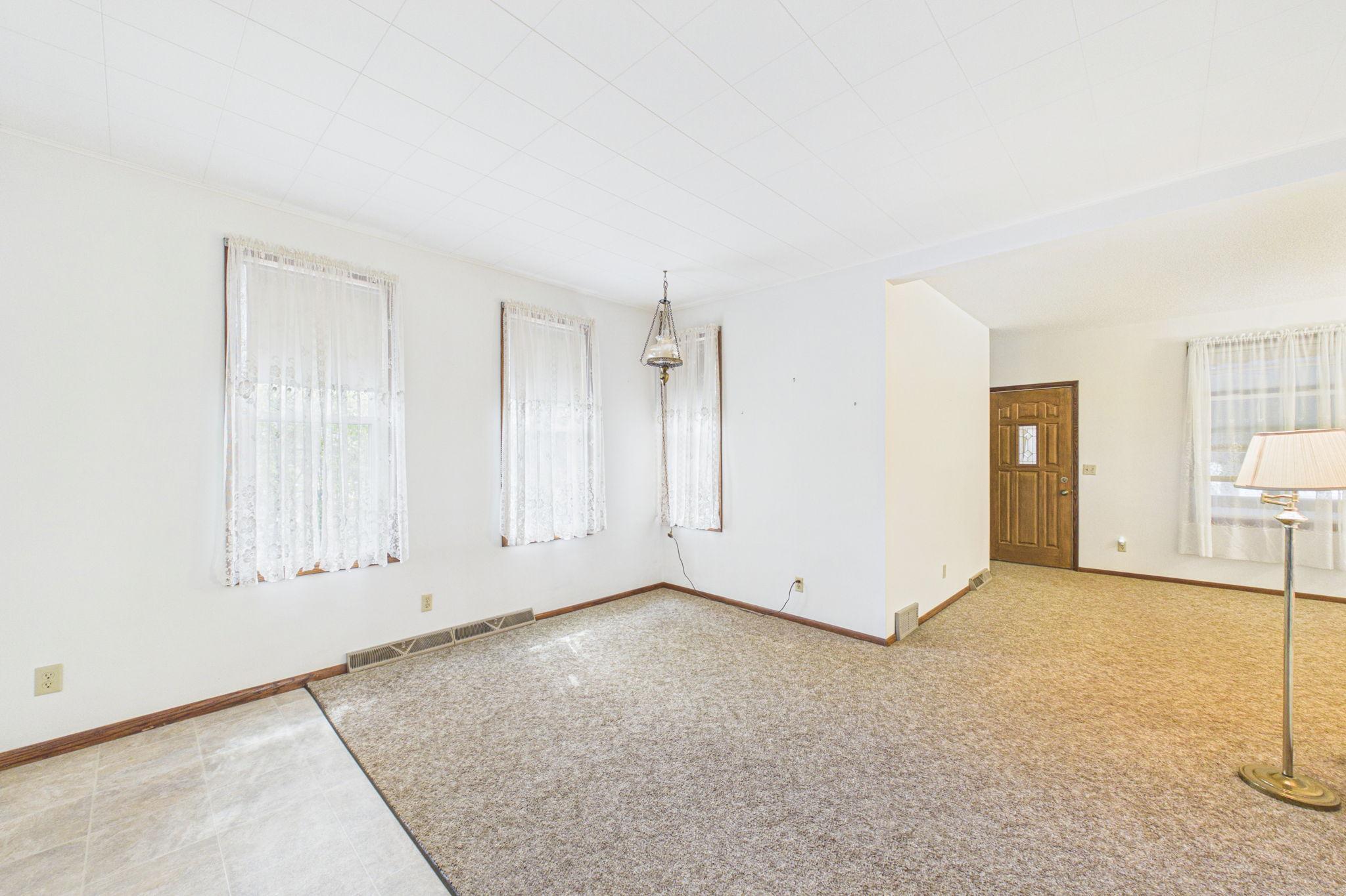 View of Residential at 992 Matilda Street, Saint Paul MN 55117, Saint Paul (7 of 31) - Mike Wilen | Minnesota Team Real Estate